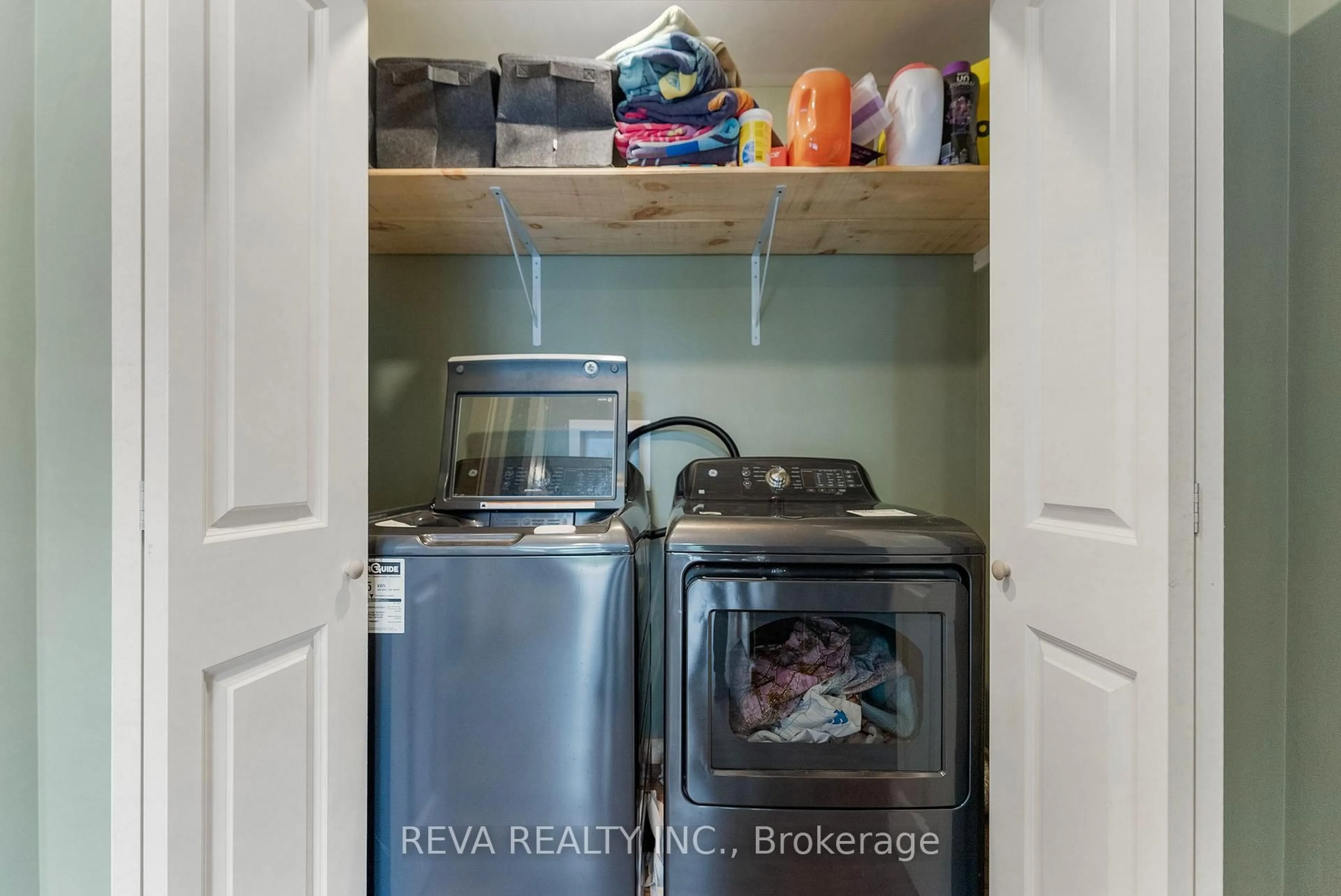 Laundry room for 864 Jeffrey Lake Rd, Bancroft Ontario K0L 1C0