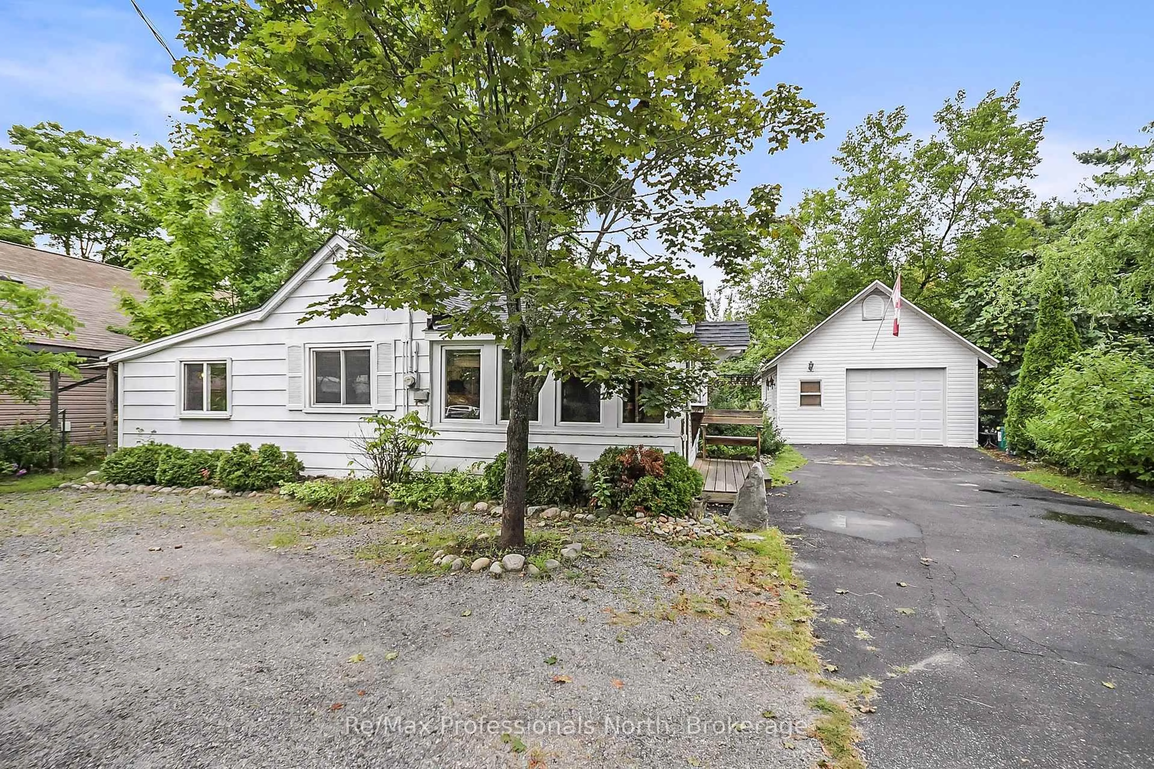 Unknown for 520 FIRST St, Gravenhurst Ontario P1P 1B9