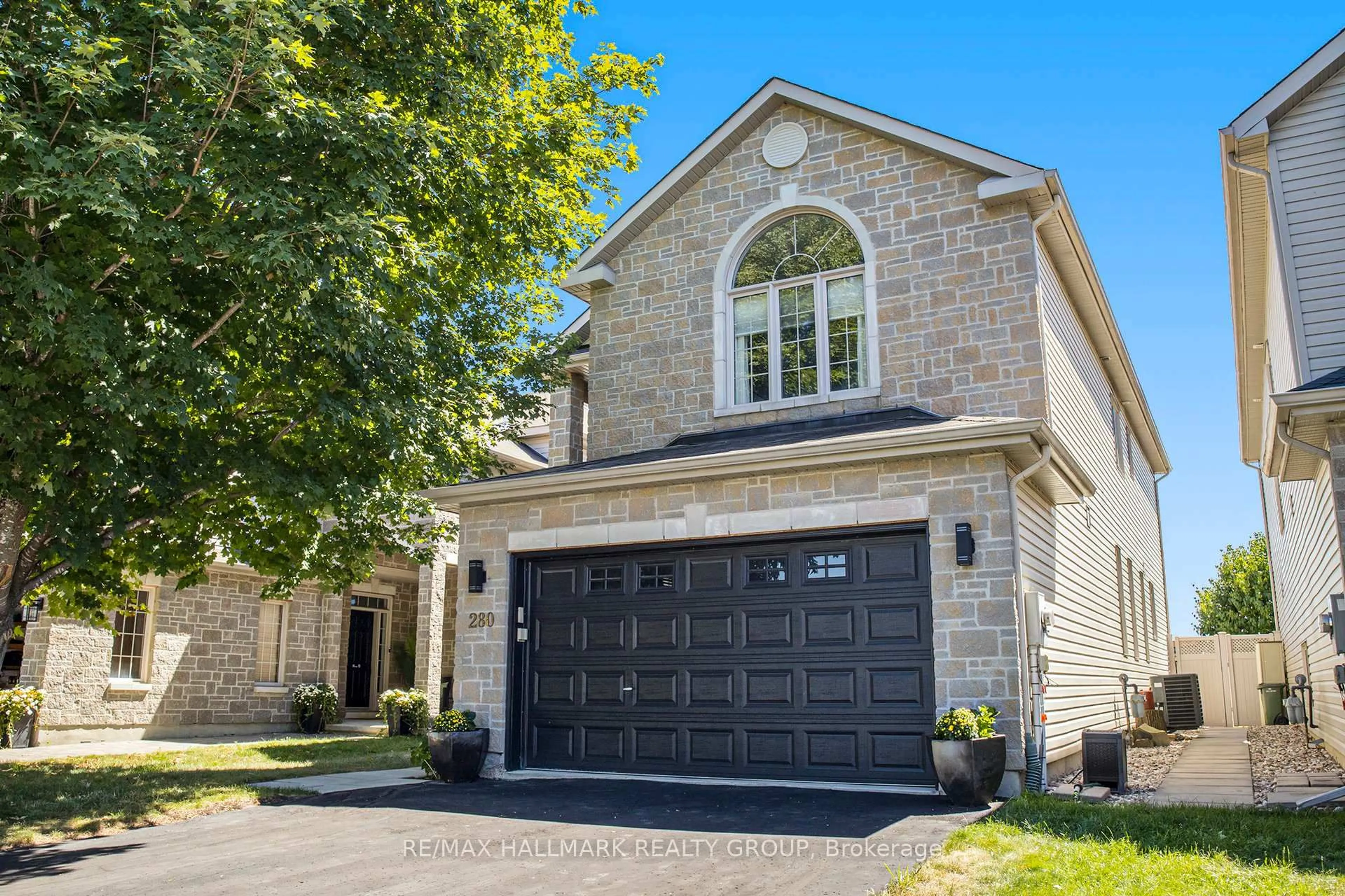 Home with brick exterior material, street for 280 Trail Side Circ, Ottawa Ontario K4A 5B1