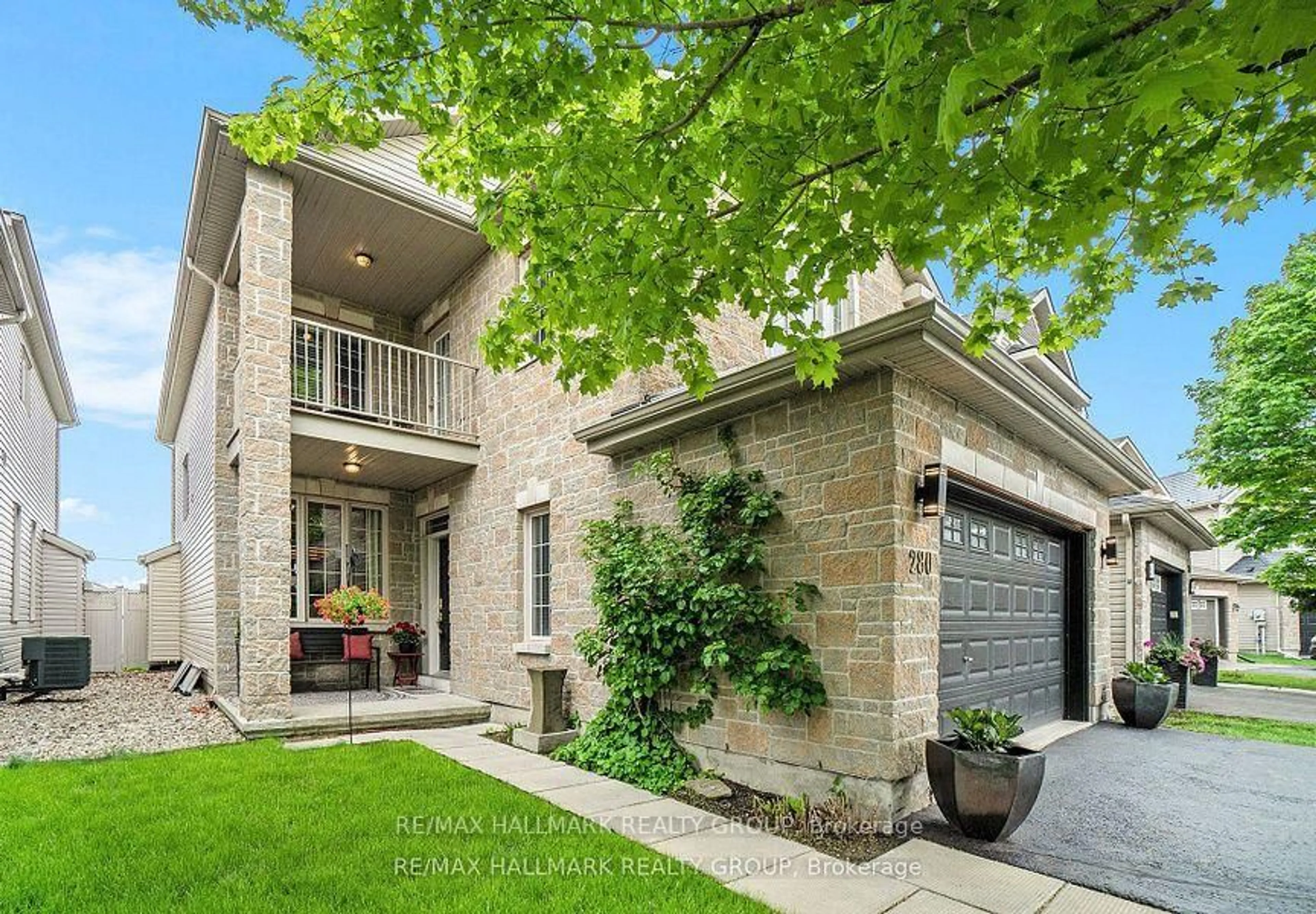 Home with brick exterior material, street for 280 Trail Side Circ, Ottawa Ontario K4A 5B1