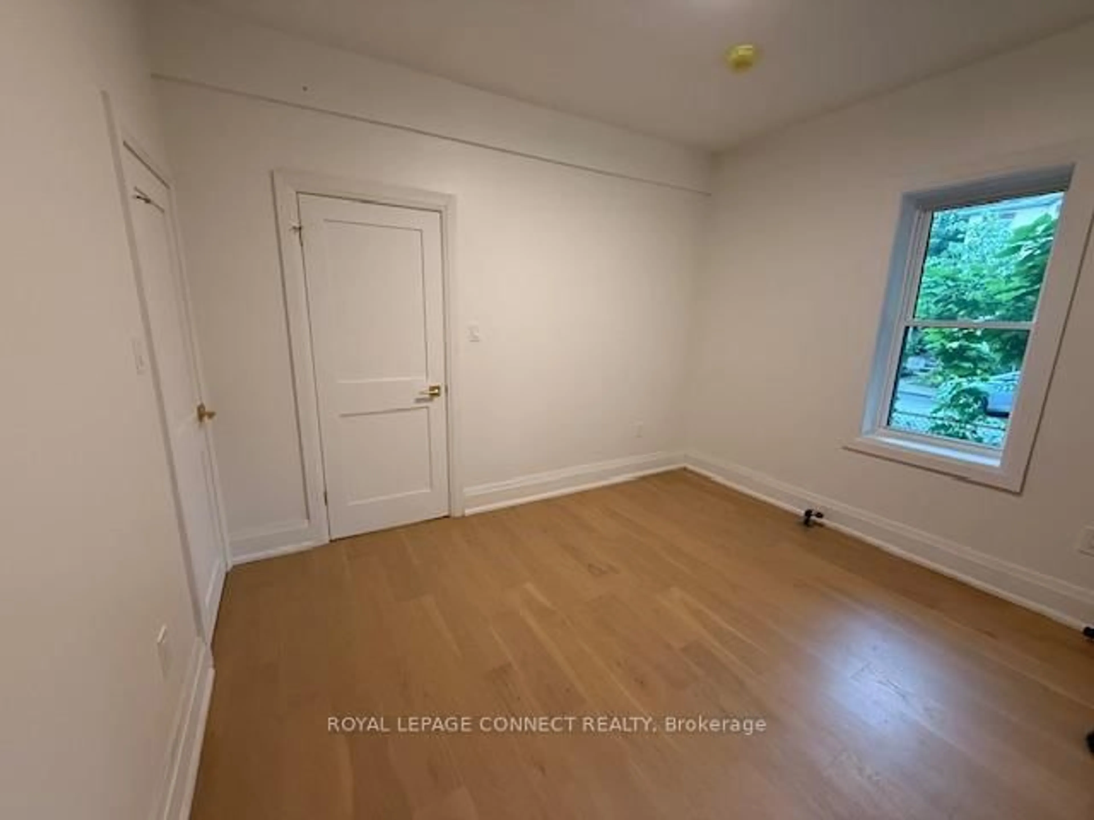 A pic of a room for 24 Ashley St, Hamilton Ontario L8L 5S3