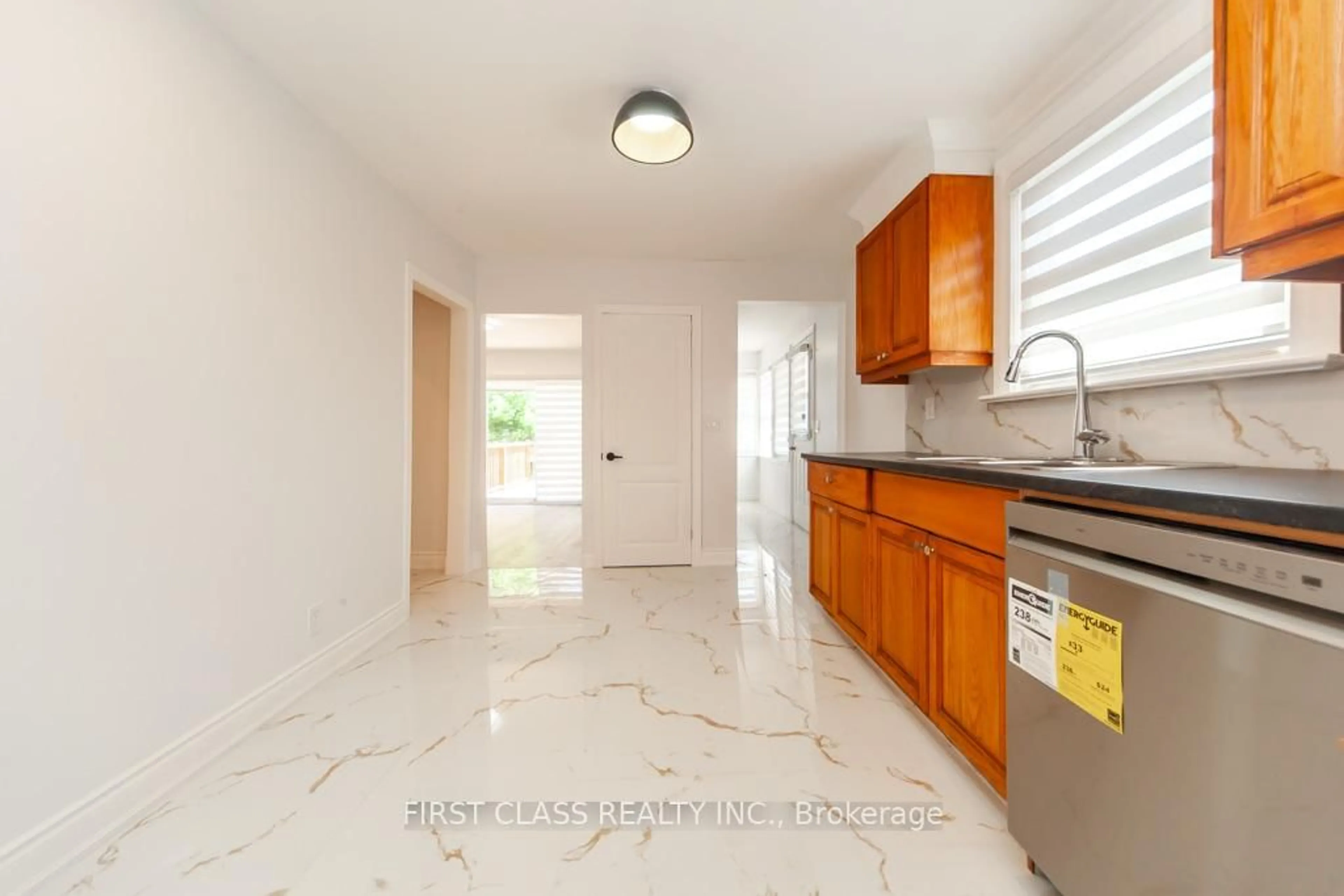 Standard kitchen, ceramic/tile floor for 7751 Thomas St, Niagara Falls Ontario L2G 6T3