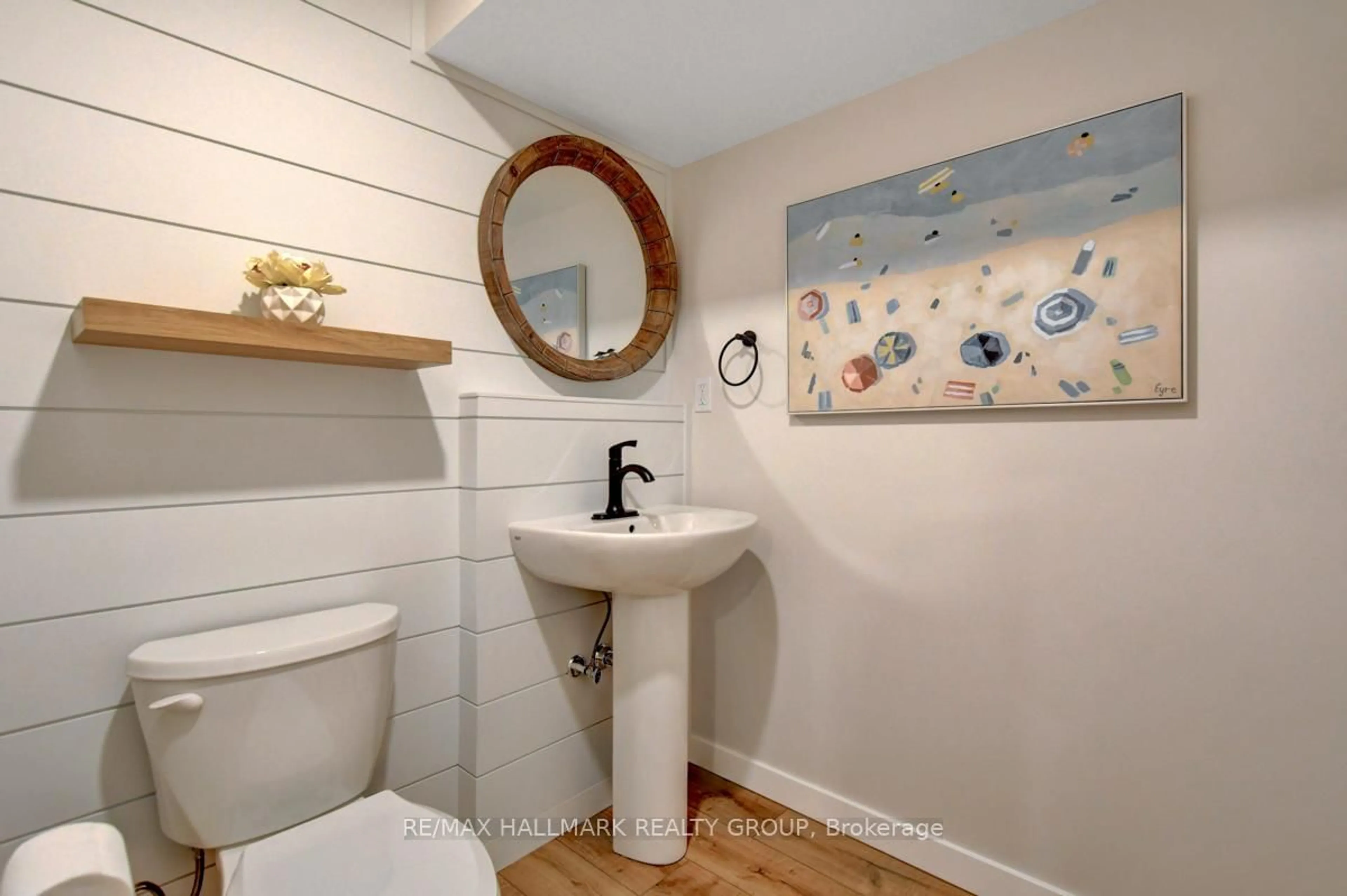 Standard bathroom, ceramic/tile floor for 716 Kirkham Cres, Richmond Ontario K0A 2Z0