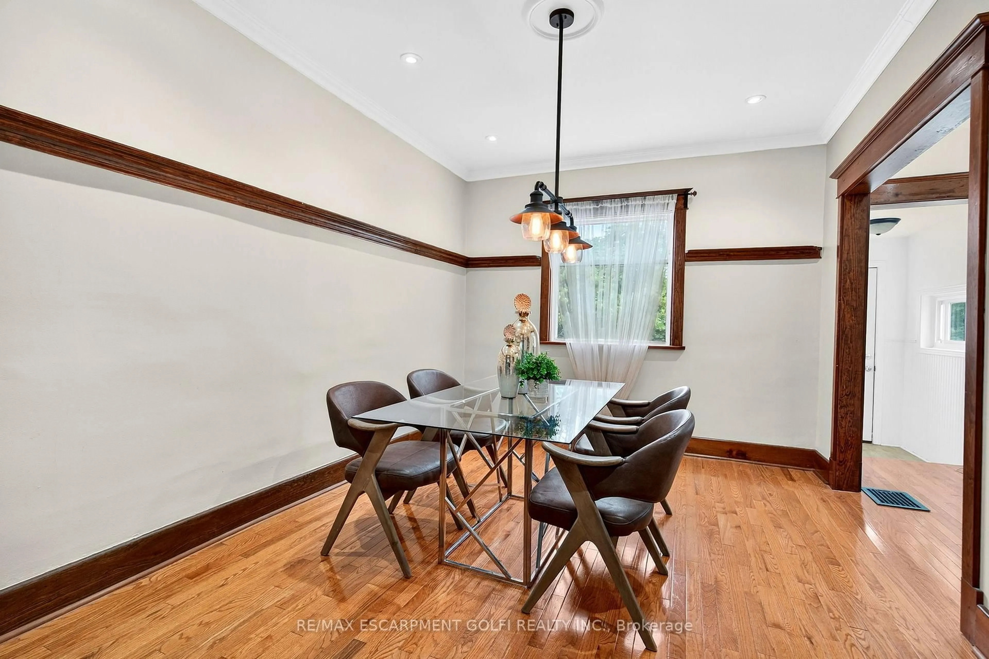 Dining room, unknown for 31 East 33RD St, Hamilton Ontario L8V 3S9
