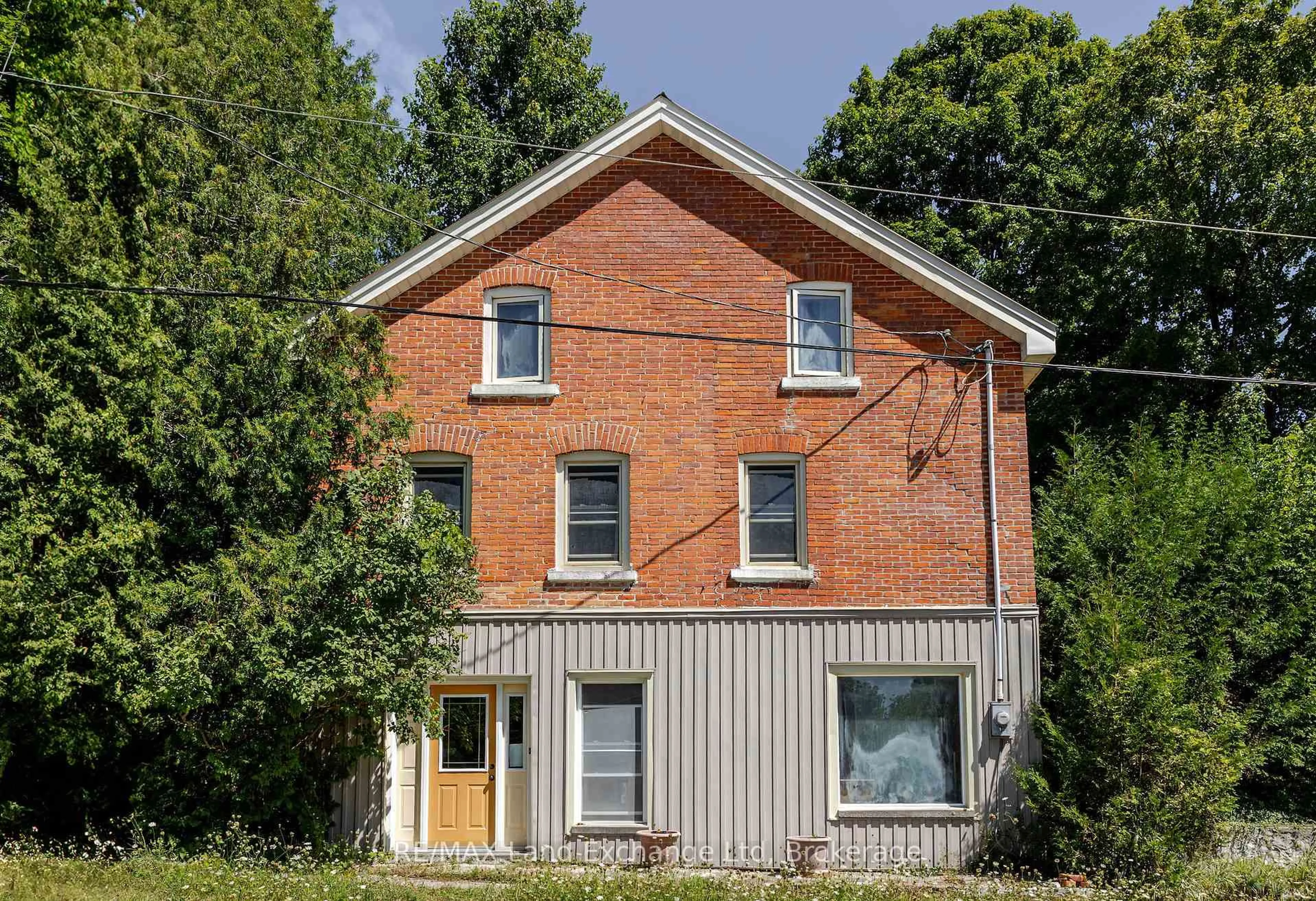 Home with brick exterior material, building for 3095 Old Mill St, Howick Ontario N0G 1V0
