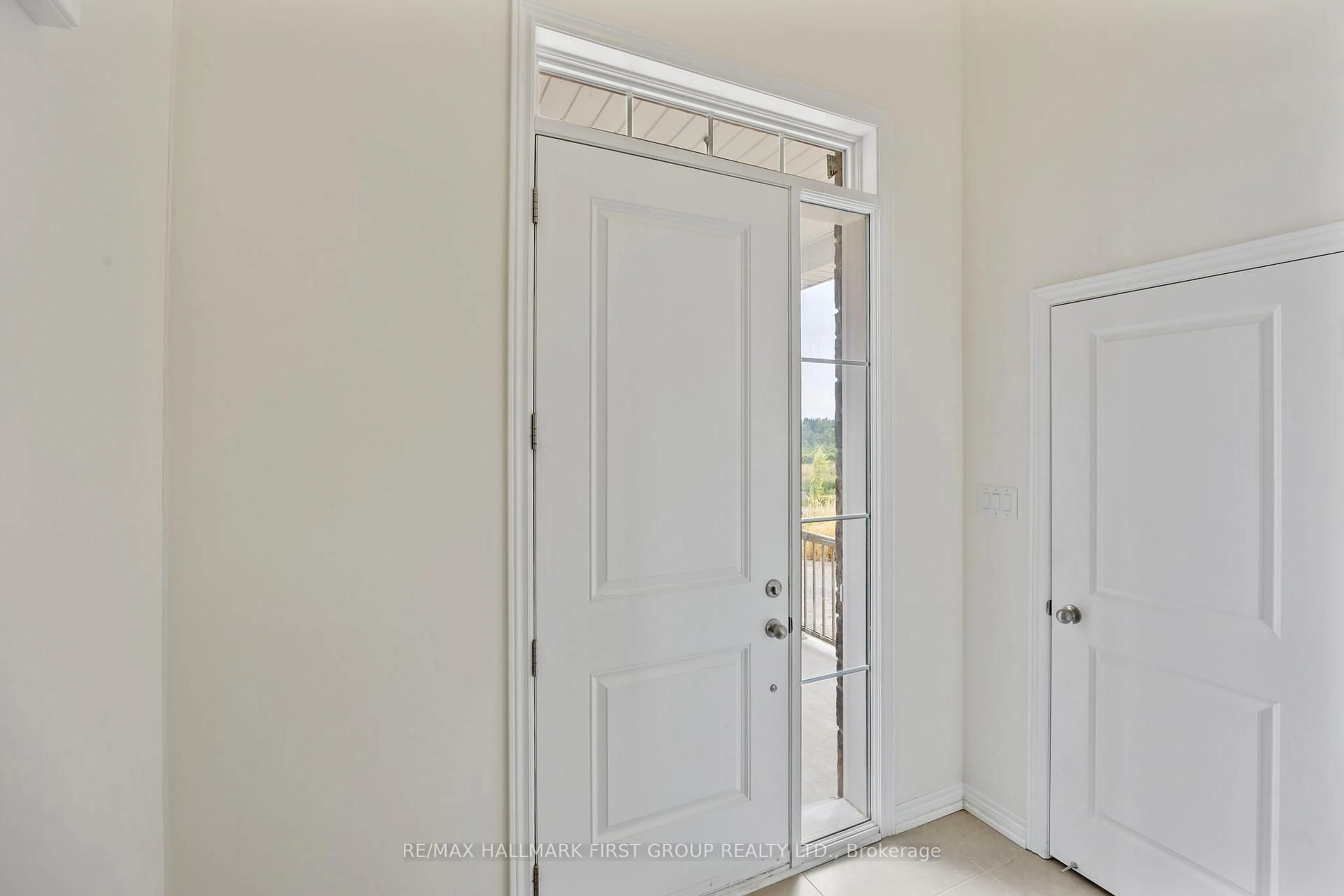 Indoor entryway for 821 Steinberg Crt, Peterborough North Ontario K9K 0H7