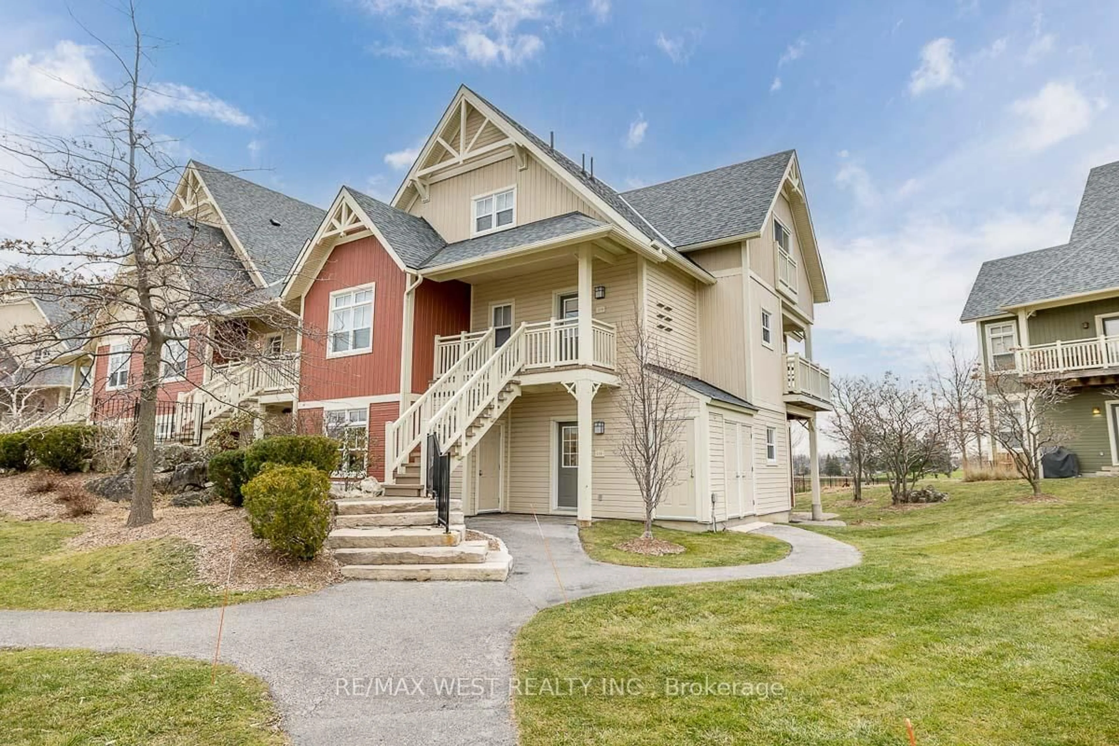 Home with vinyl exterior material, unknown for 125 Fairway Crt #119, Blue Mountains Ontario L9Y 0P8