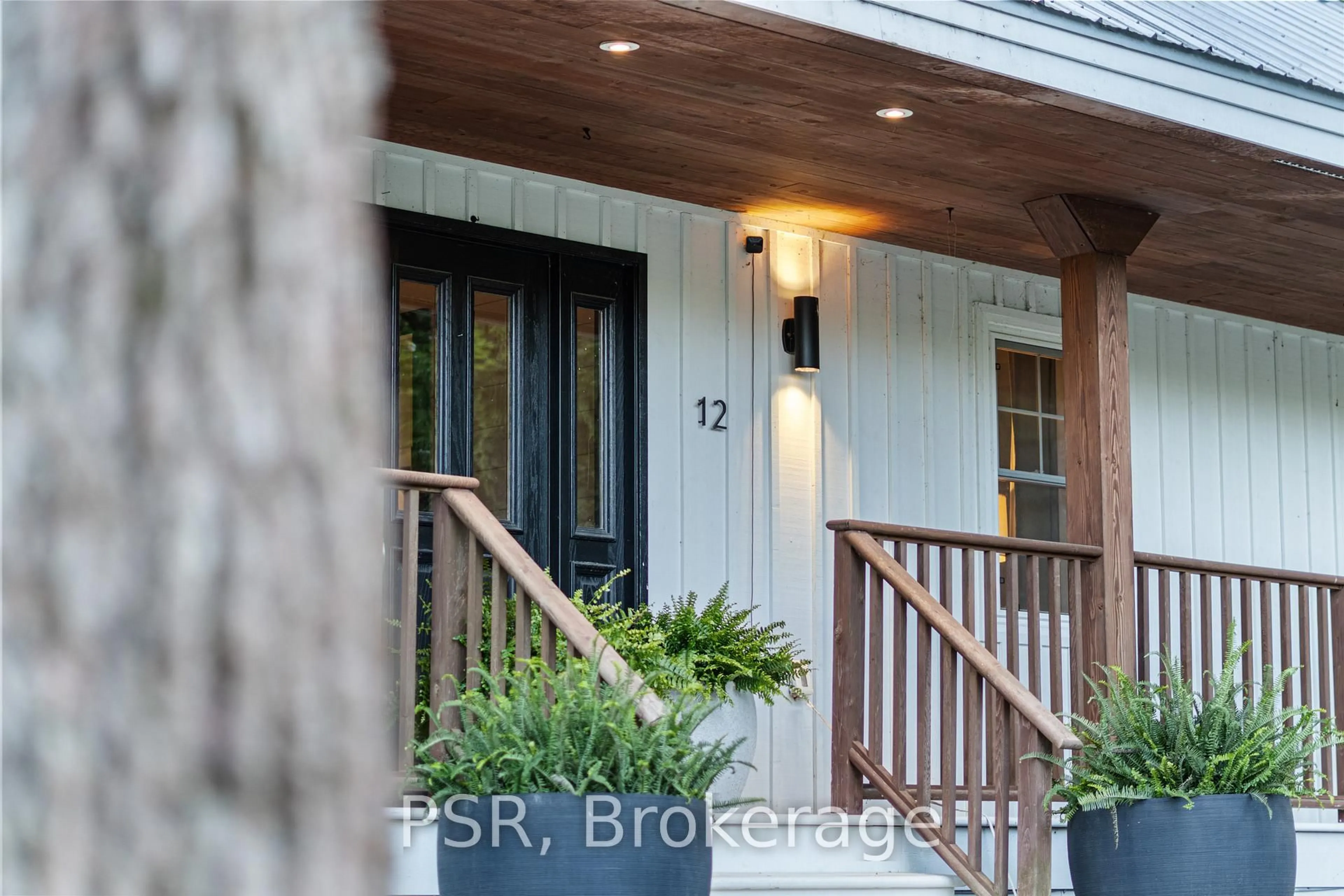Indoor entryway for 12 Harris St, Muskoka Lakes Ontario P0B 1J0