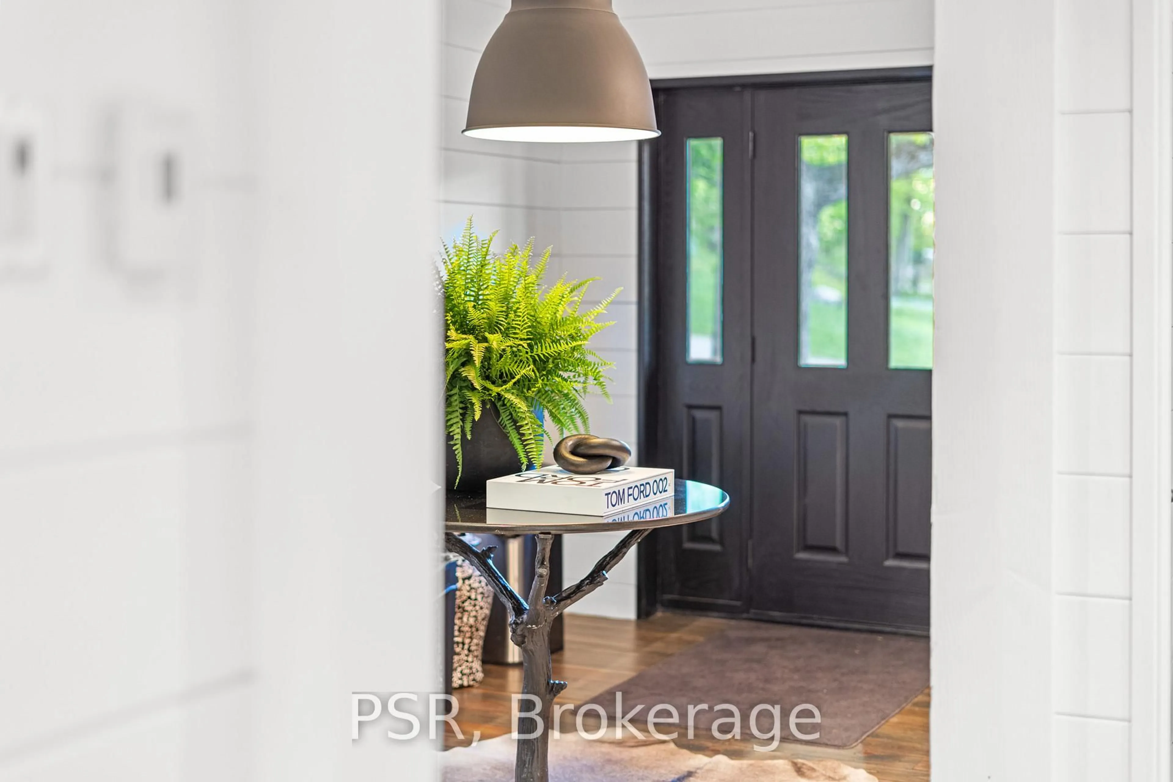 Indoor entryway for 12 Harris St, Muskoka Lakes Ontario P0B 1J0