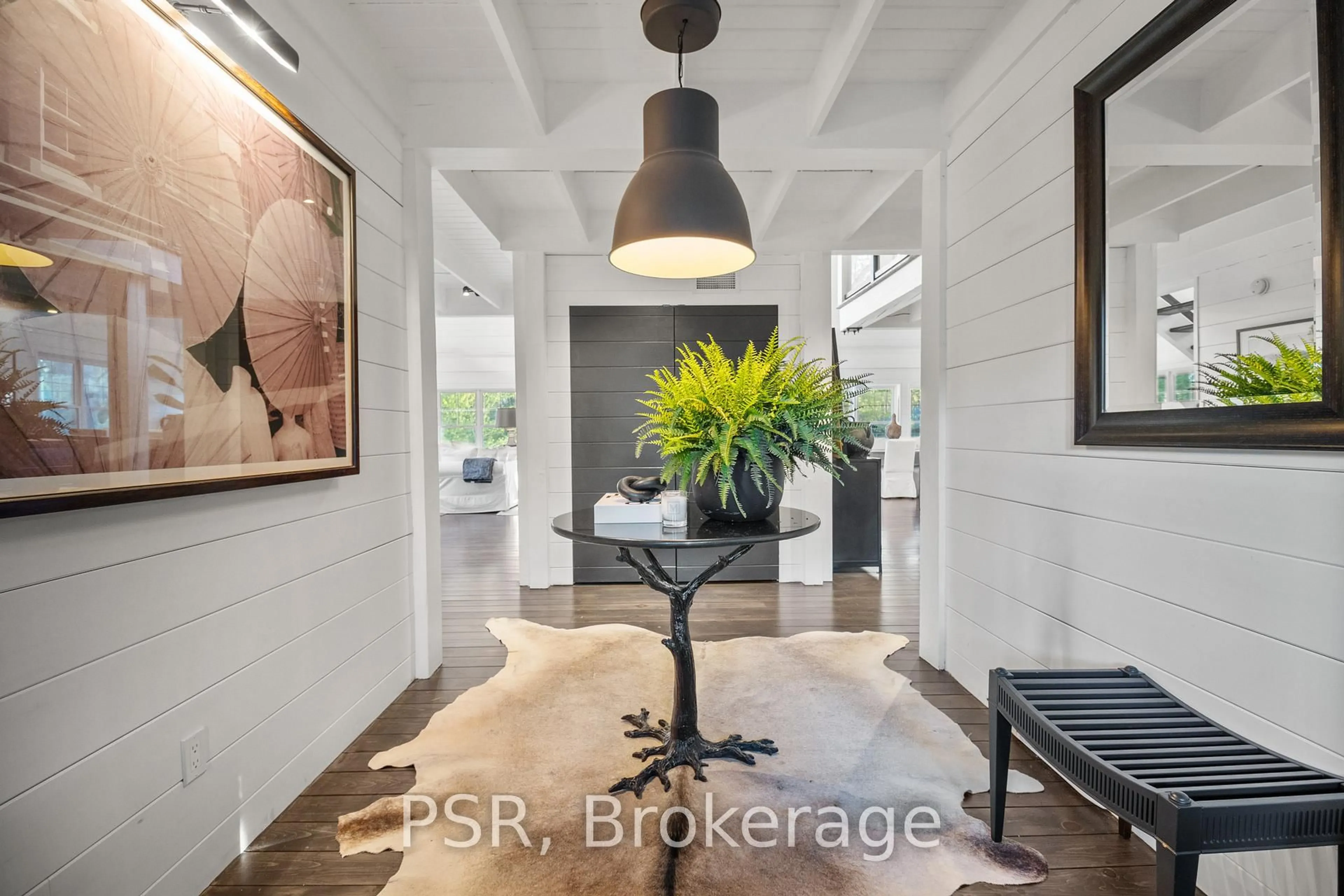 Indoor entryway for 12 Harris St, Muskoka Lakes Ontario P0B 1J0