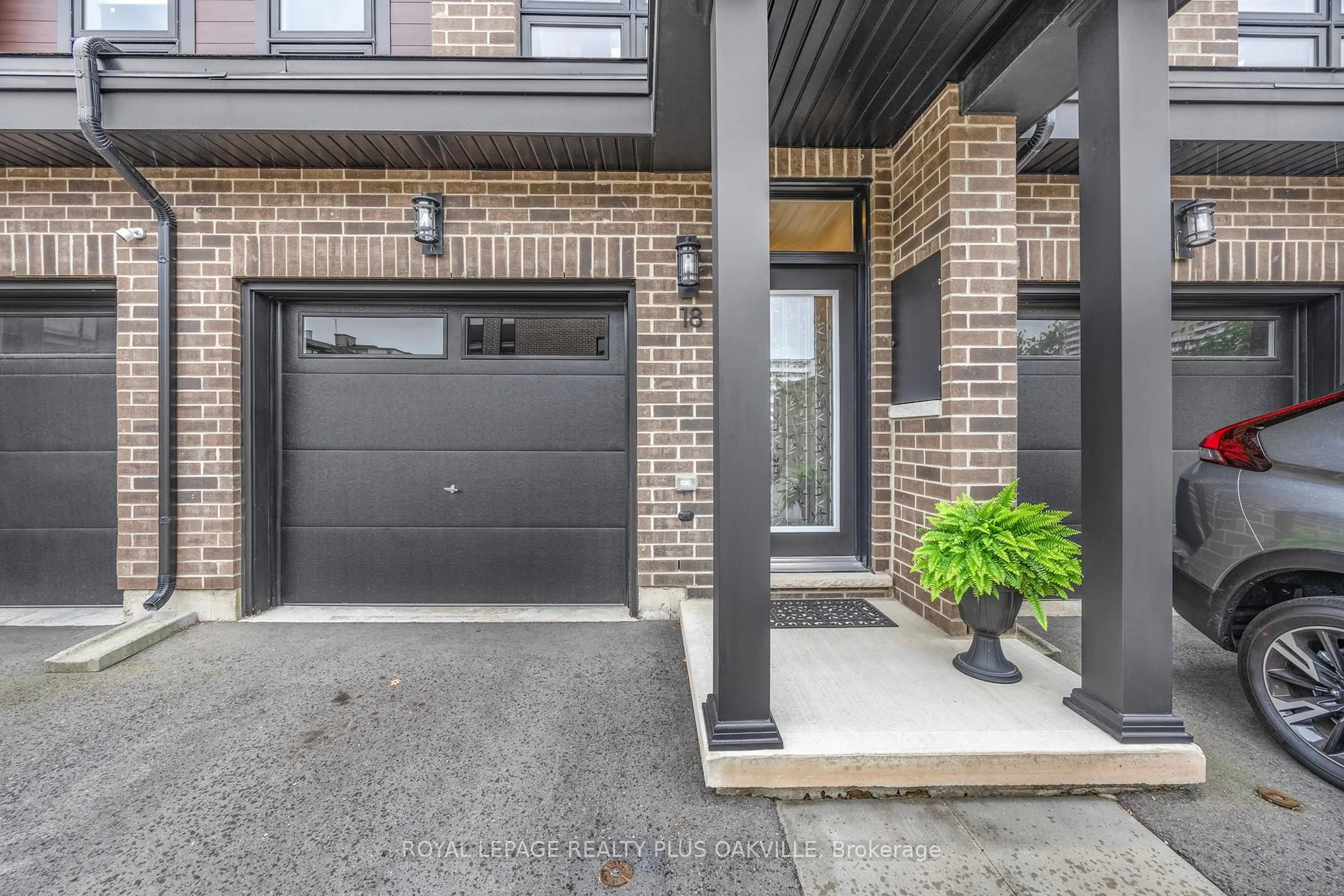 Home with brick exterior material, street for 270 Melvin Ave #18, Hamilton Ontario L8H 0B4