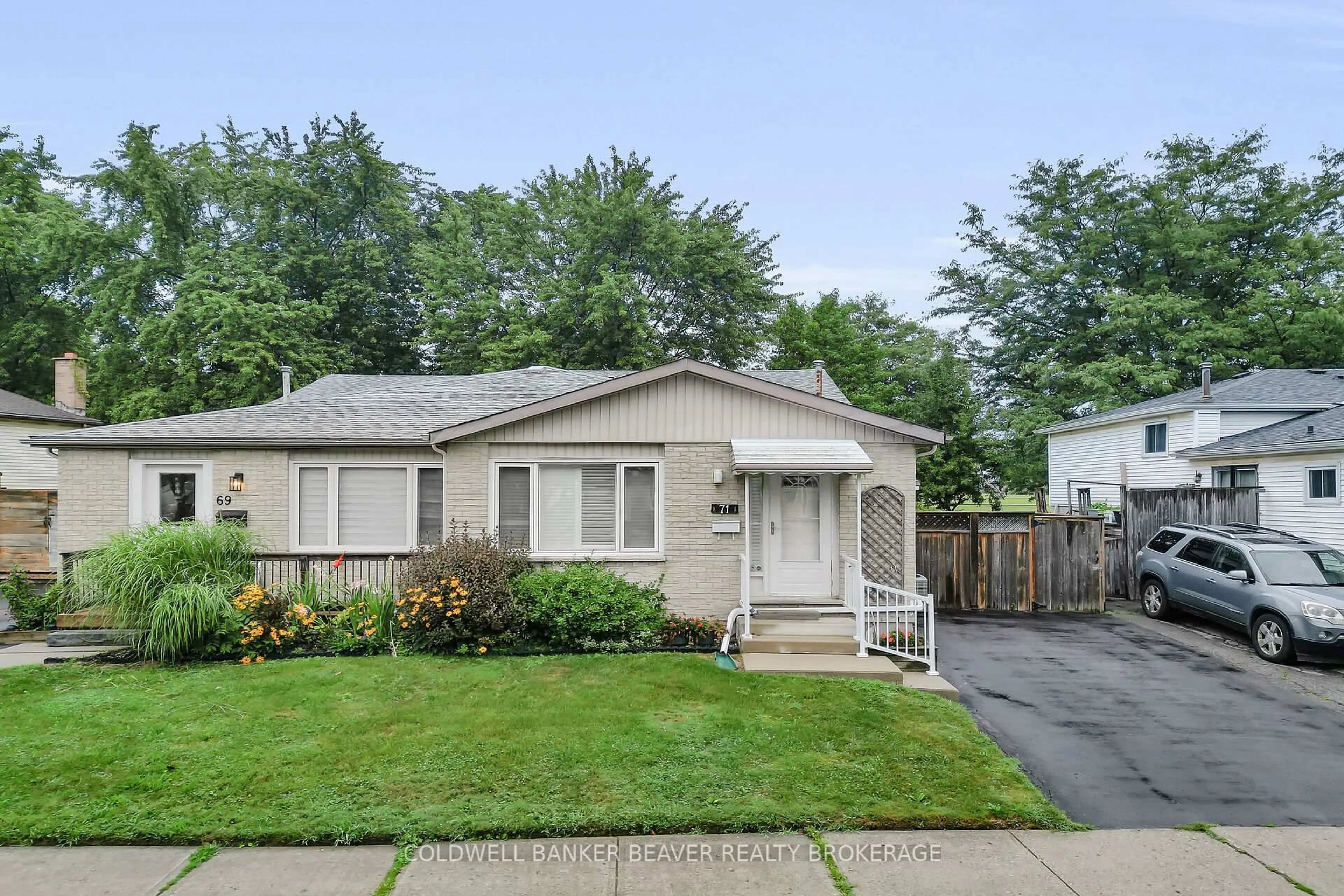 Home with vinyl exterior material, street for 71 Adswood Rd, London South Ontario N6E 2W2