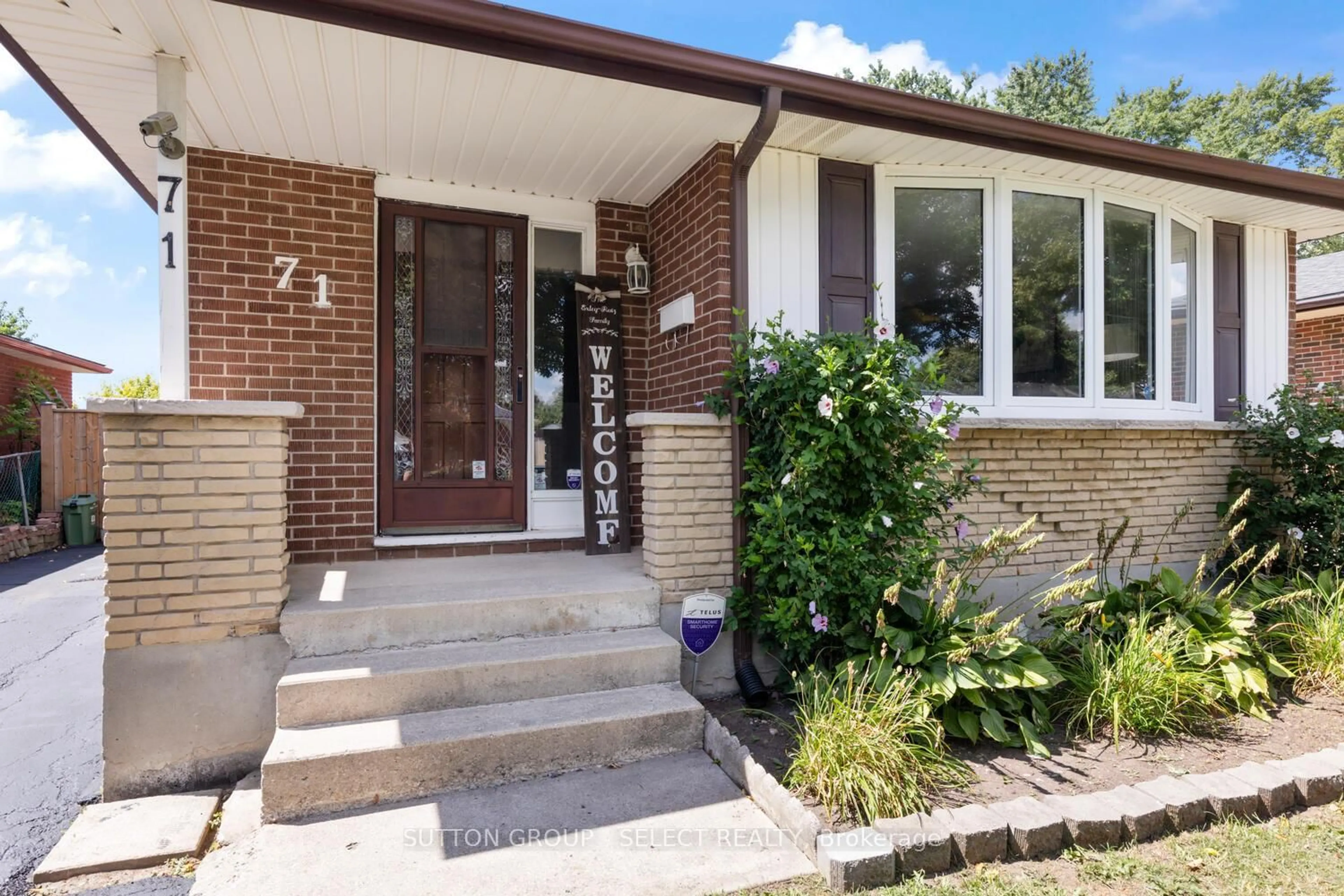 Home with brick exterior material, street for 71 DUDLEY Cres, London South Ontario N6E 1S3