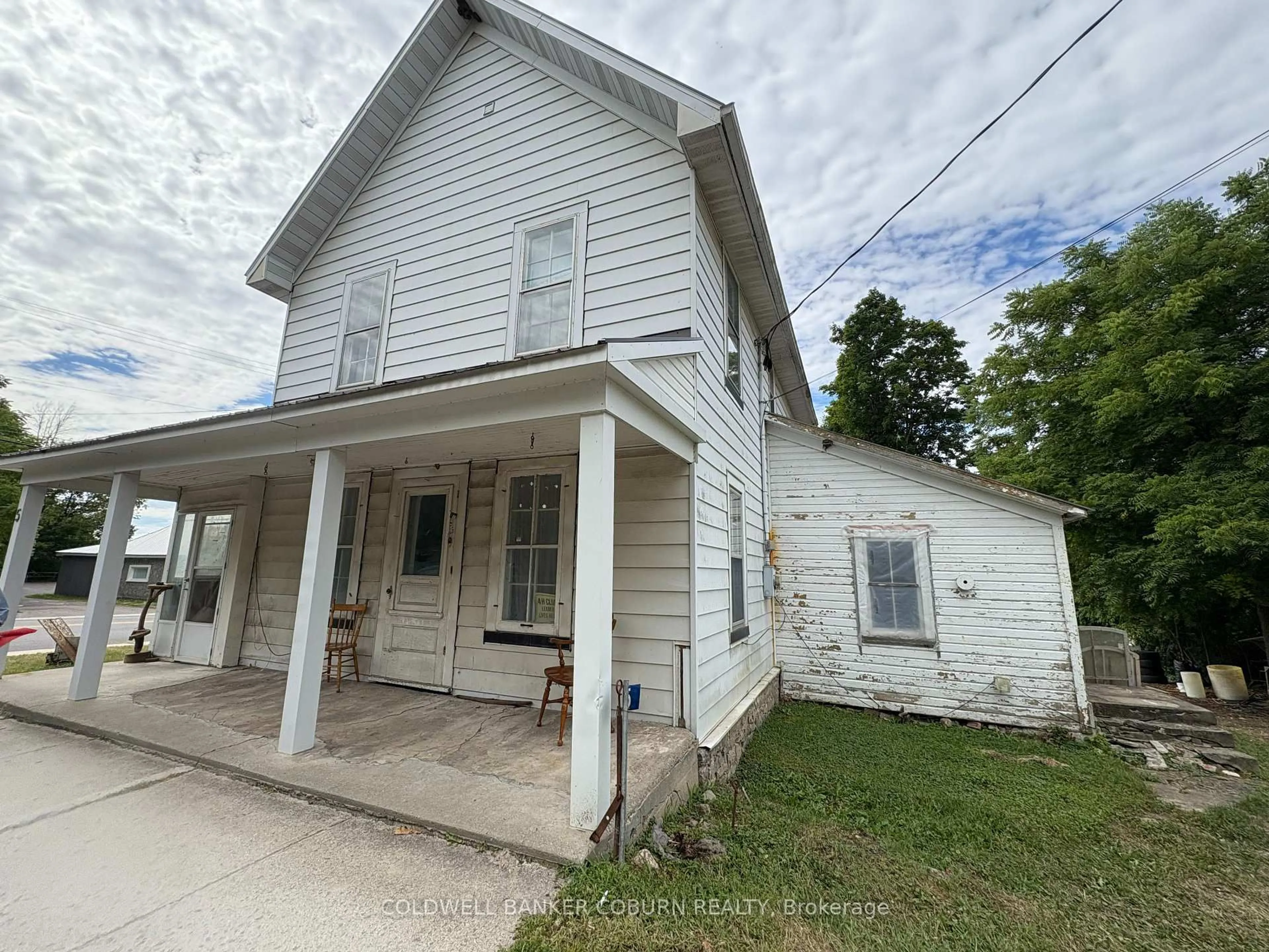 A pic from outside/outdoor area/front of a property/back of a property/a pic from drone, building for 5 Water St, North Grenville Ontario K0G 1S0