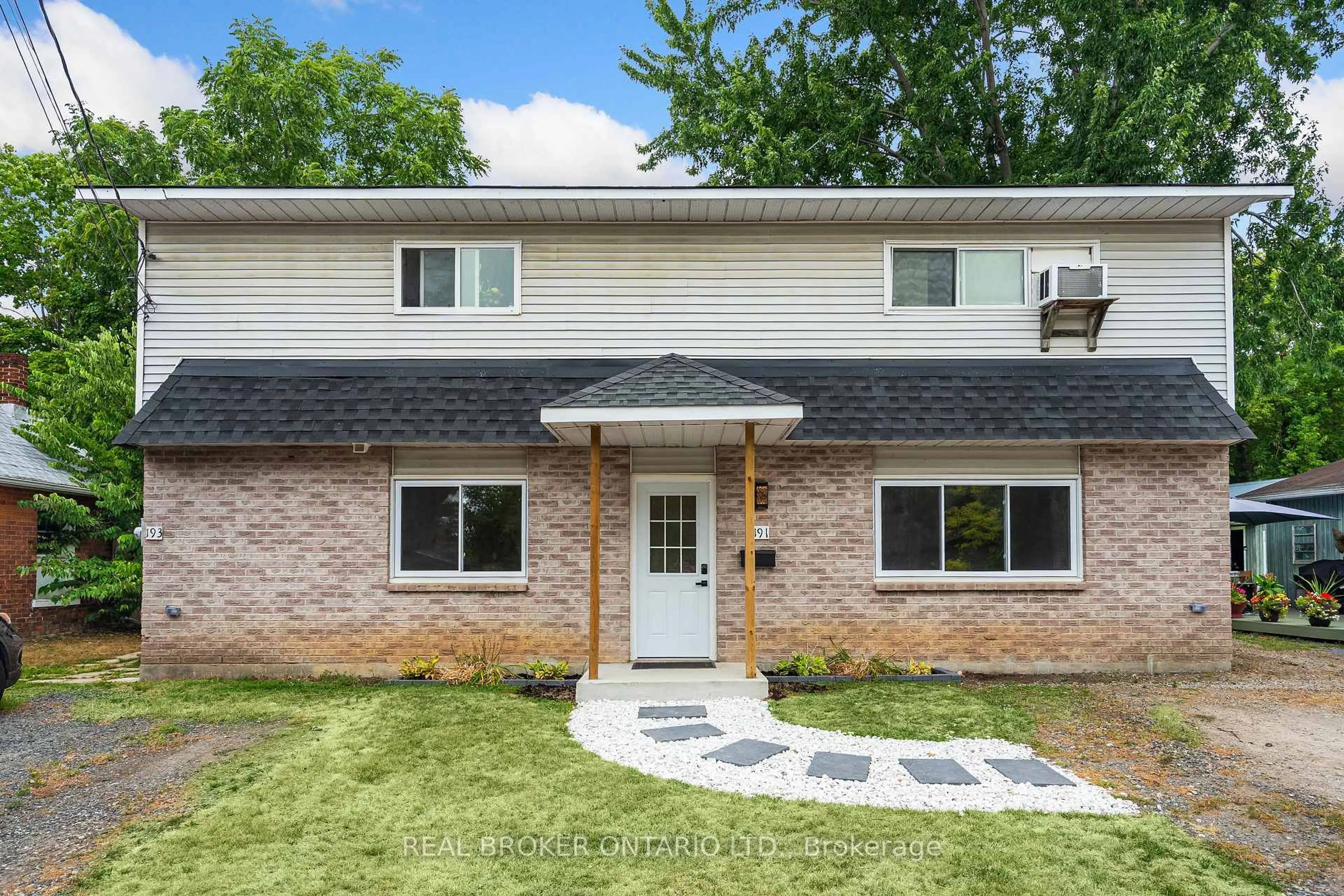 Home with brick exterior material, street for 191-193 WILLIAM St, Carleton Place Ontario K7C 1X2
