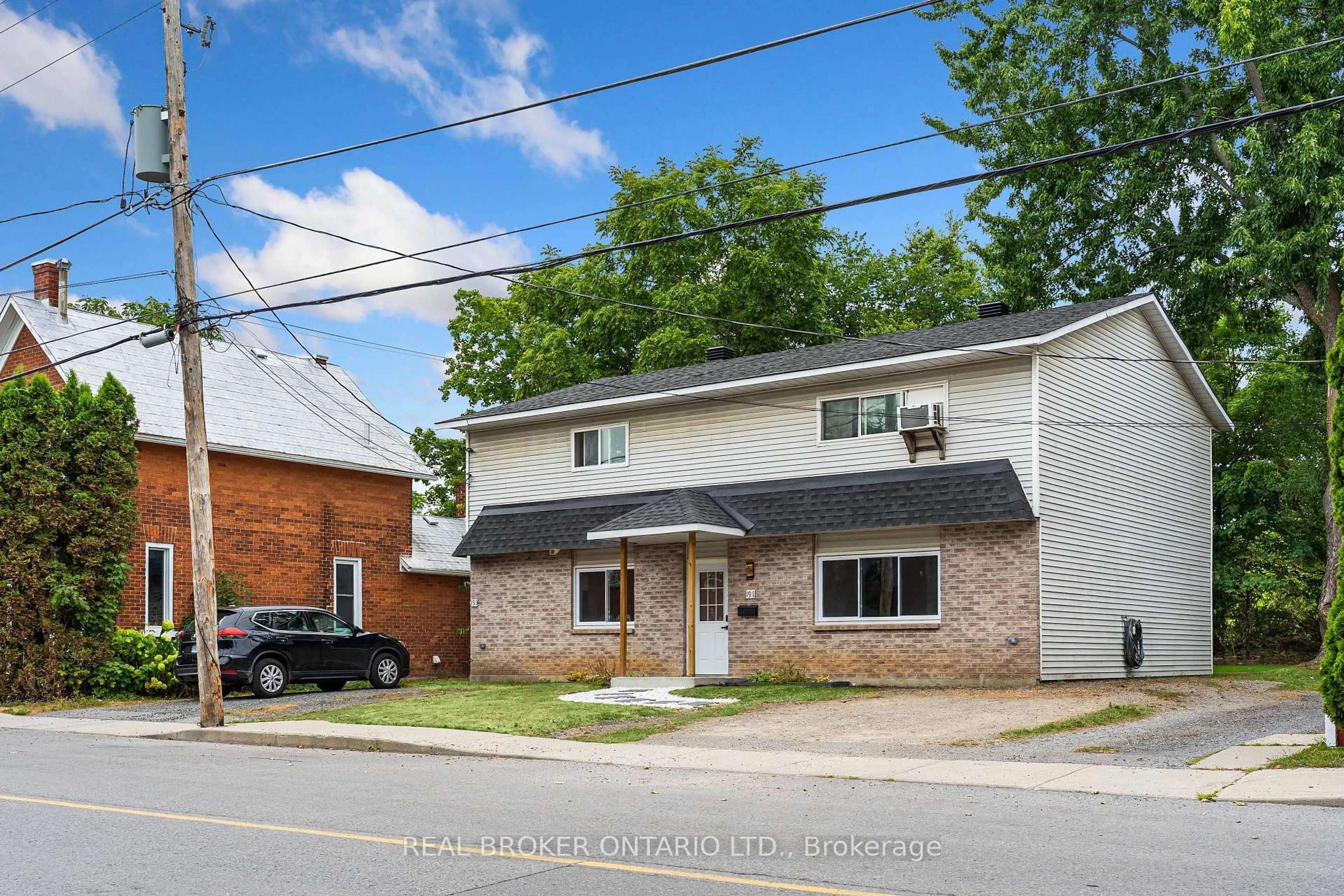 Home with brick exterior material, street for 191-193 WILLIAM St, Carleton Place Ontario K7C 1X2