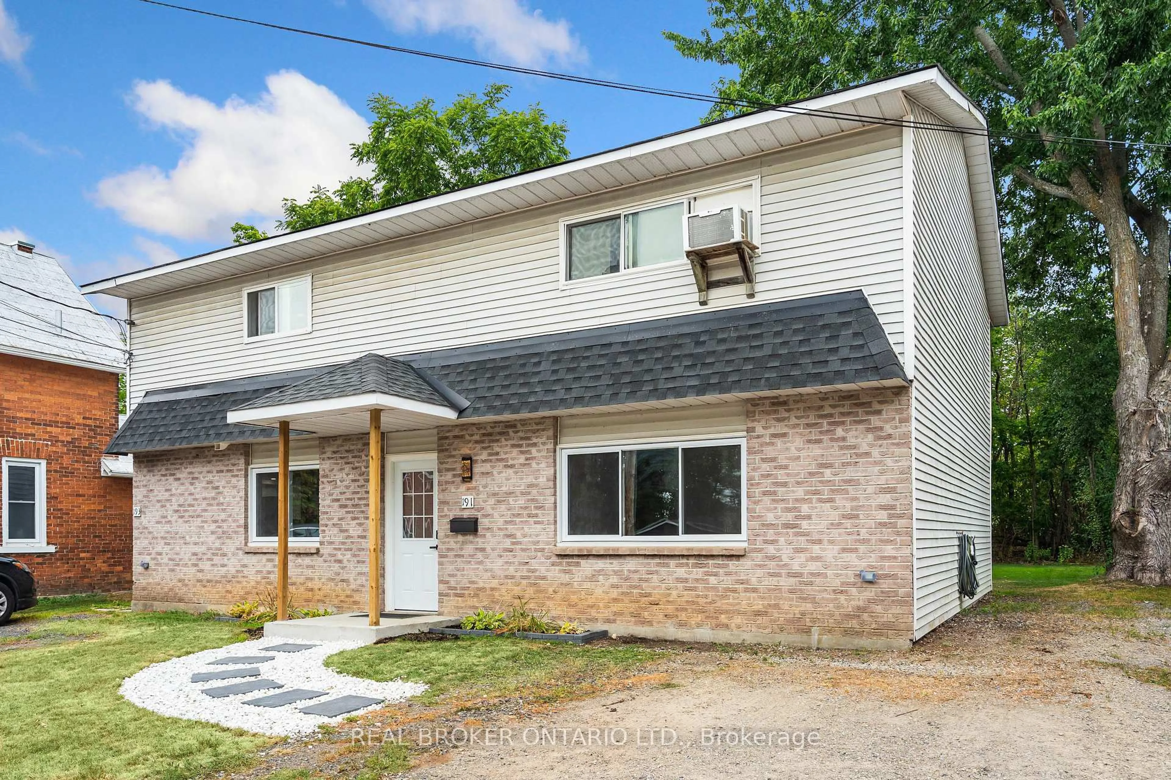 Home with brick exterior material, street for 191-193 WILLIAM St, Carleton Place Ontario K7C 1X2