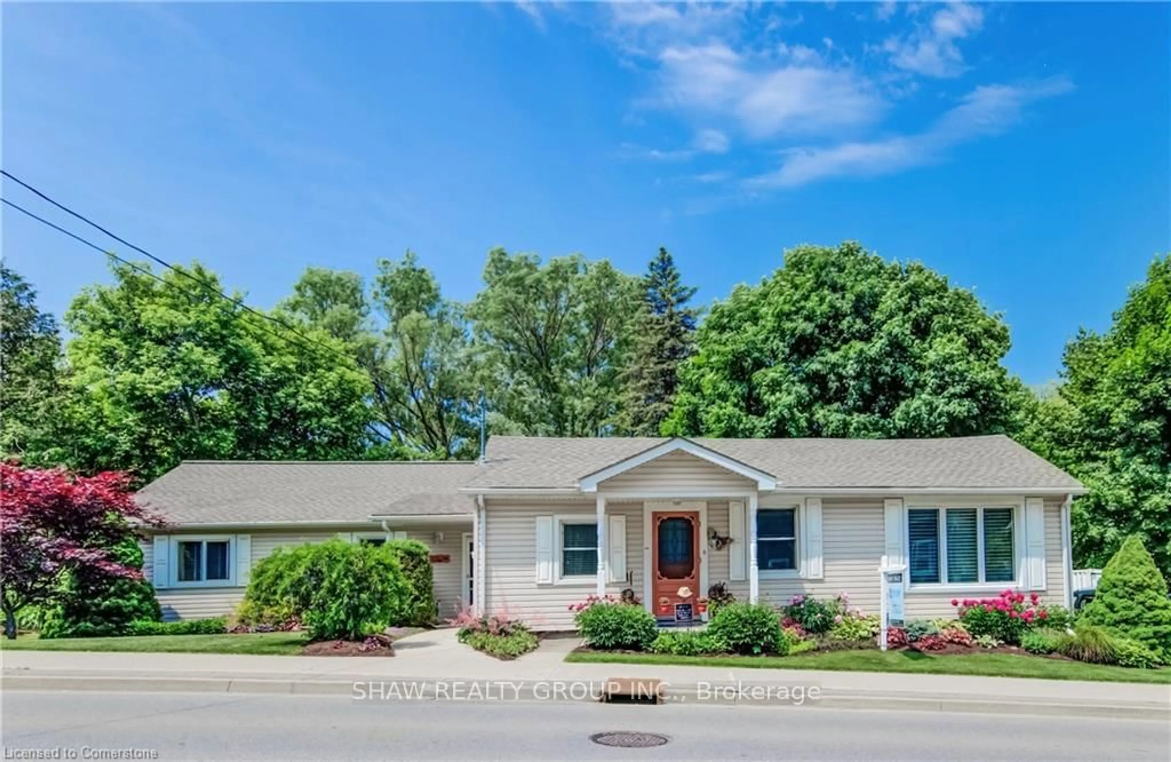 Home with vinyl exterior material, street for 1276 Swan St, North Dumfries Ontario N0B 1E0