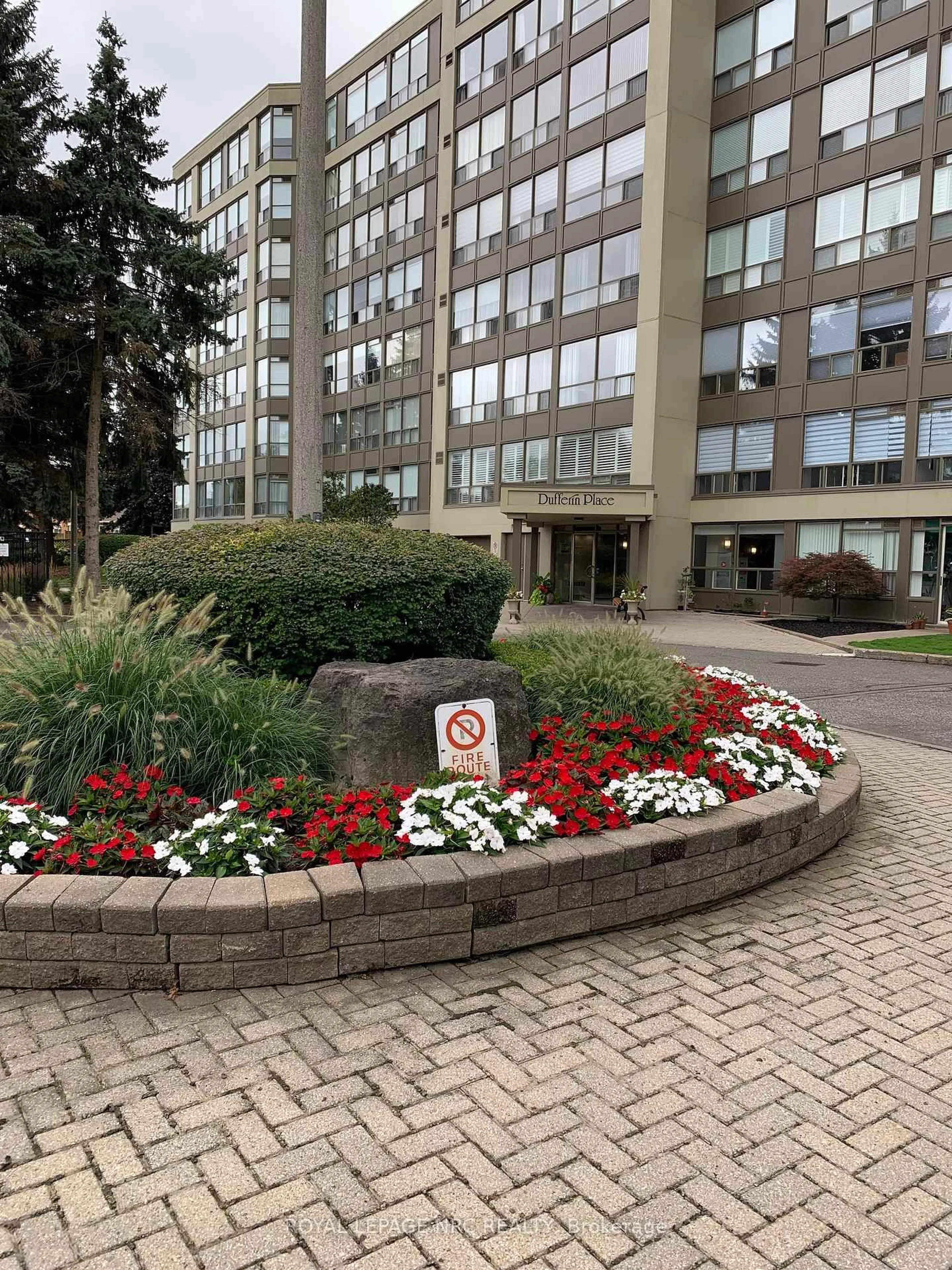 Unknown for 5100 Dorchester Rd #304, Niagara Falls Ontario L2E 7H4