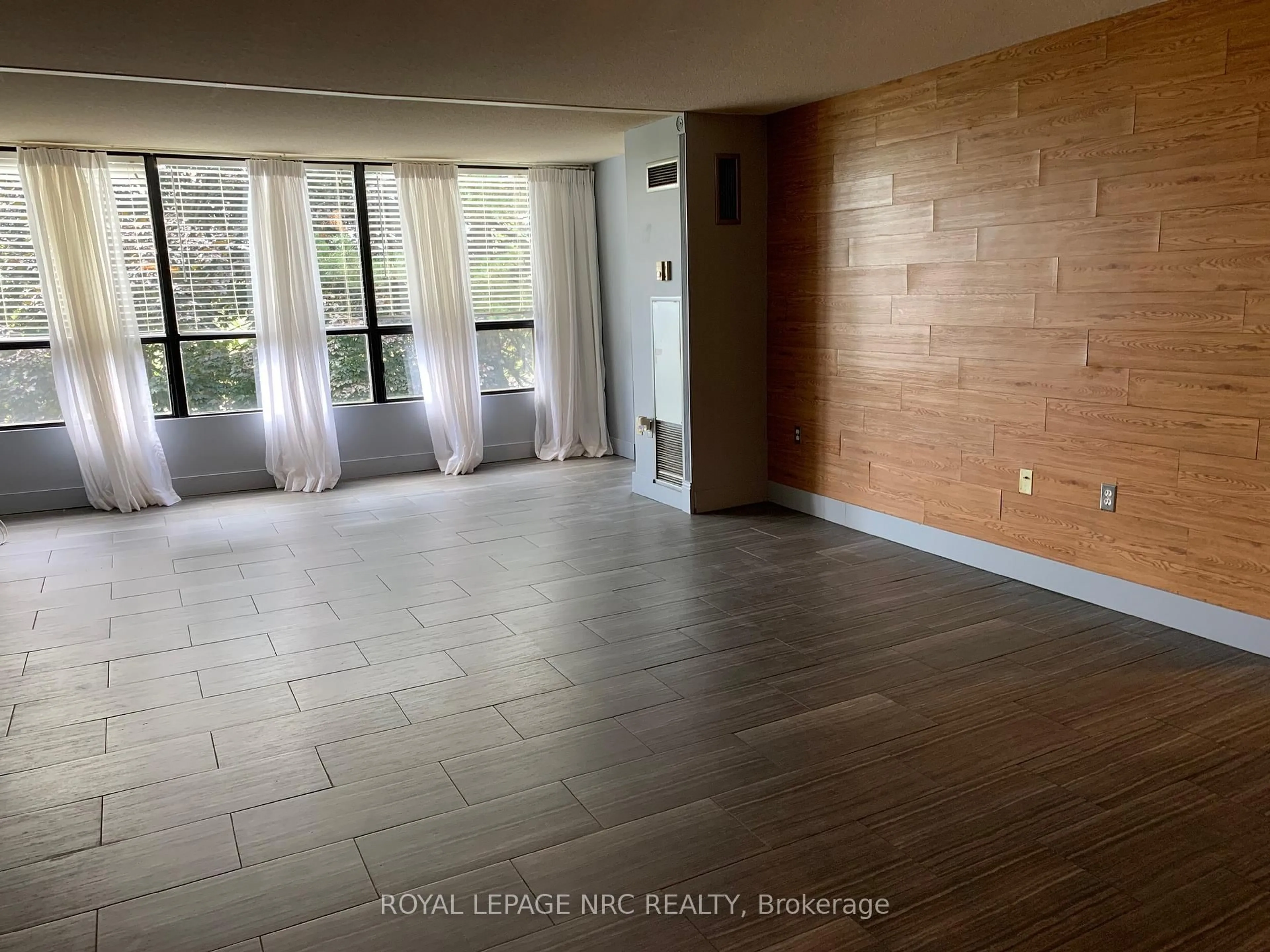 A pic of a room for 5100 Dorchester Rd #304, Niagara Falls Ontario L2E 7H4