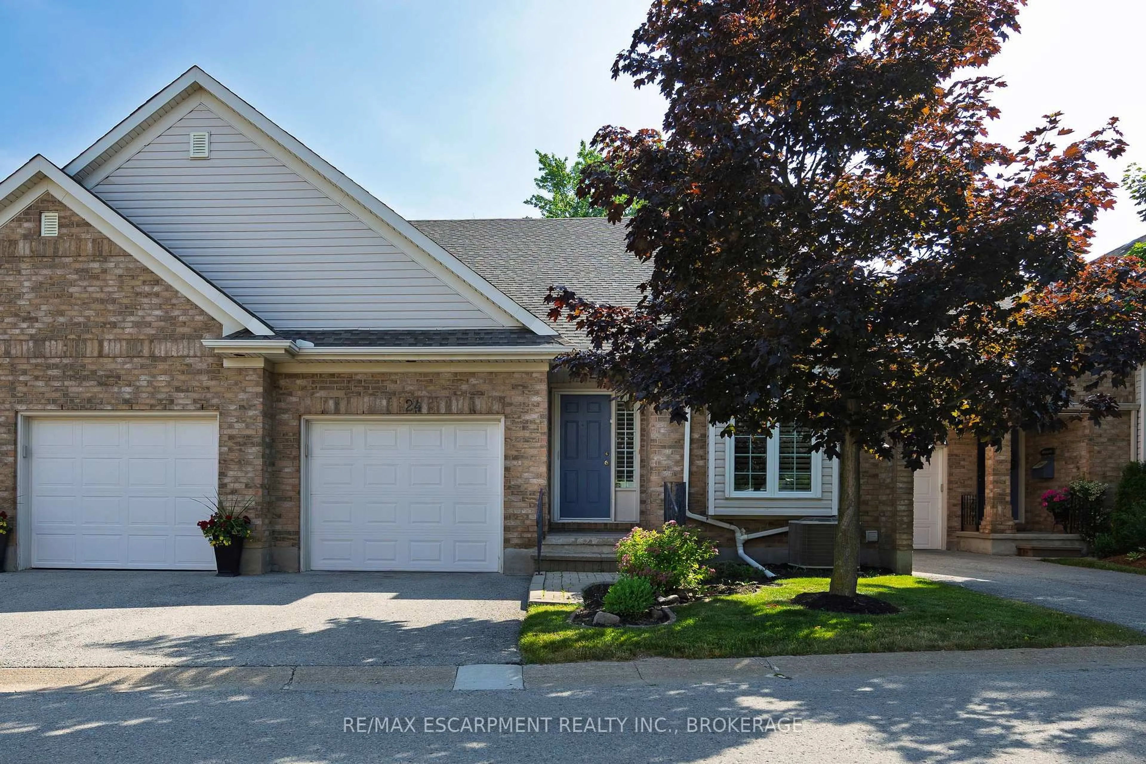 Home with vinyl exterior material, street for 3516 Main St #24, Niagara Falls Ontario L2G 6A6