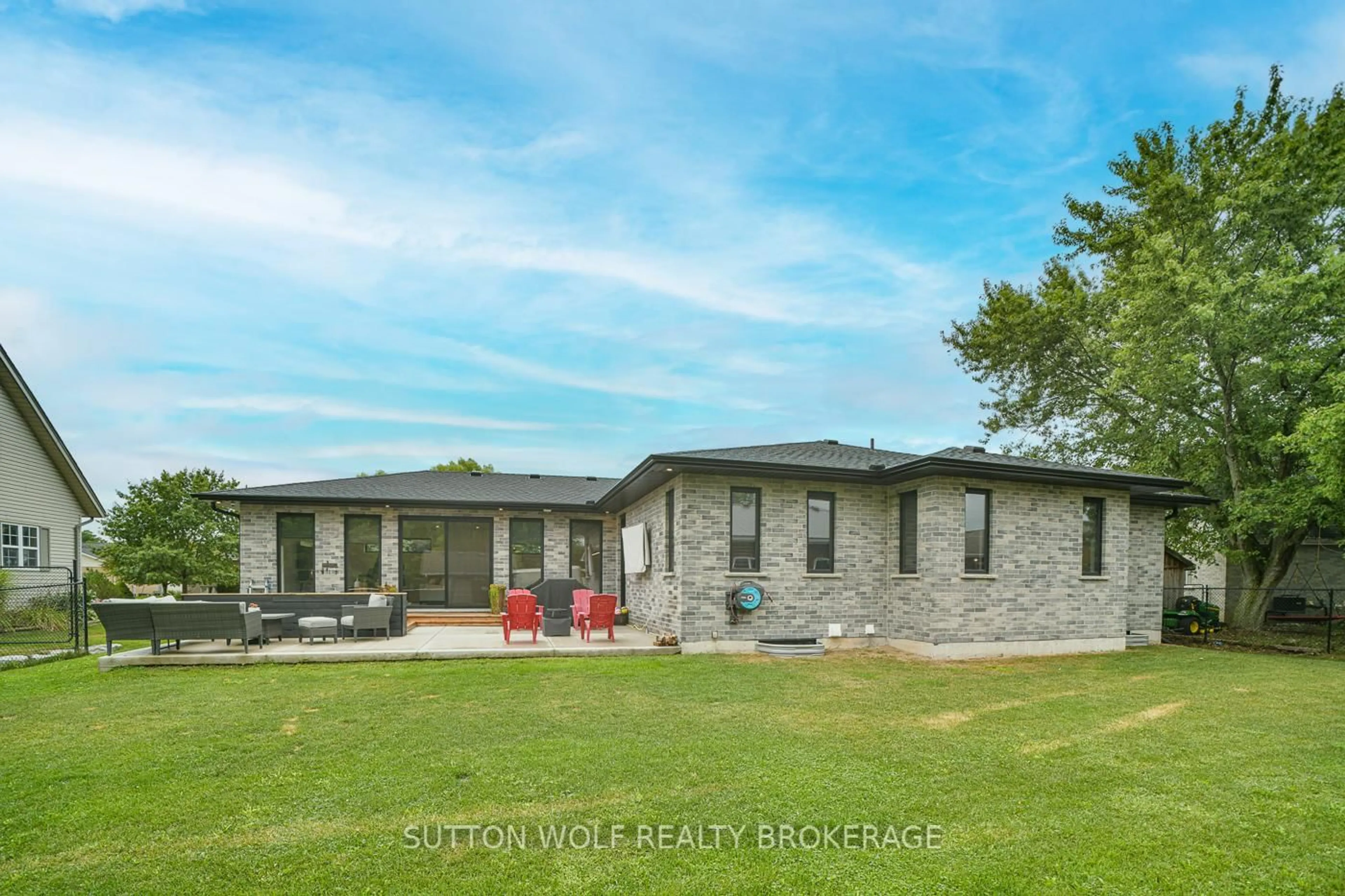 Home with brick exterior material, unknown for 65 Park Ave, East Zorra-Tavistock Ontario N0J 1M0
