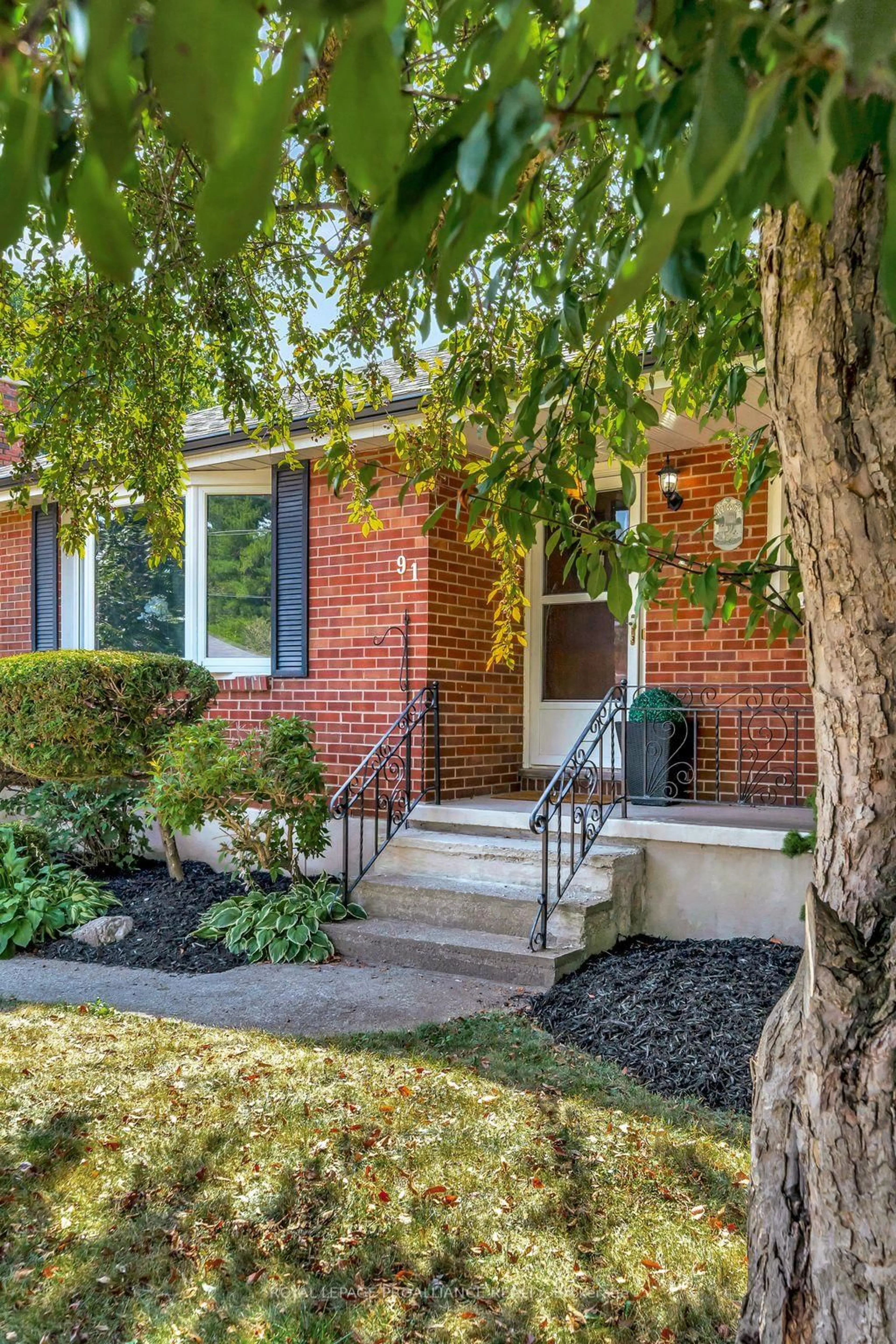 Home with brick exterior material, street for 91 Southview Ave, Belleville Ontario K8N 2J8