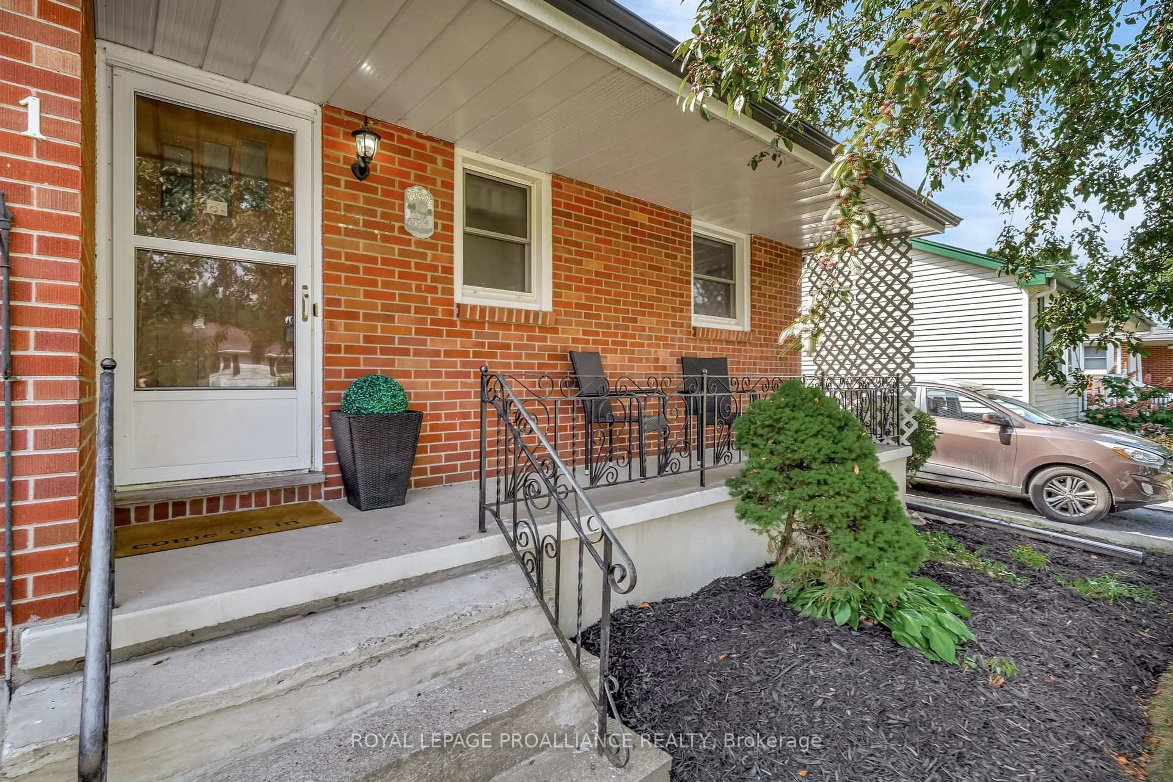 Home with brick exterior material, street for 91 Southview Ave, Belleville Ontario K8N 2J8