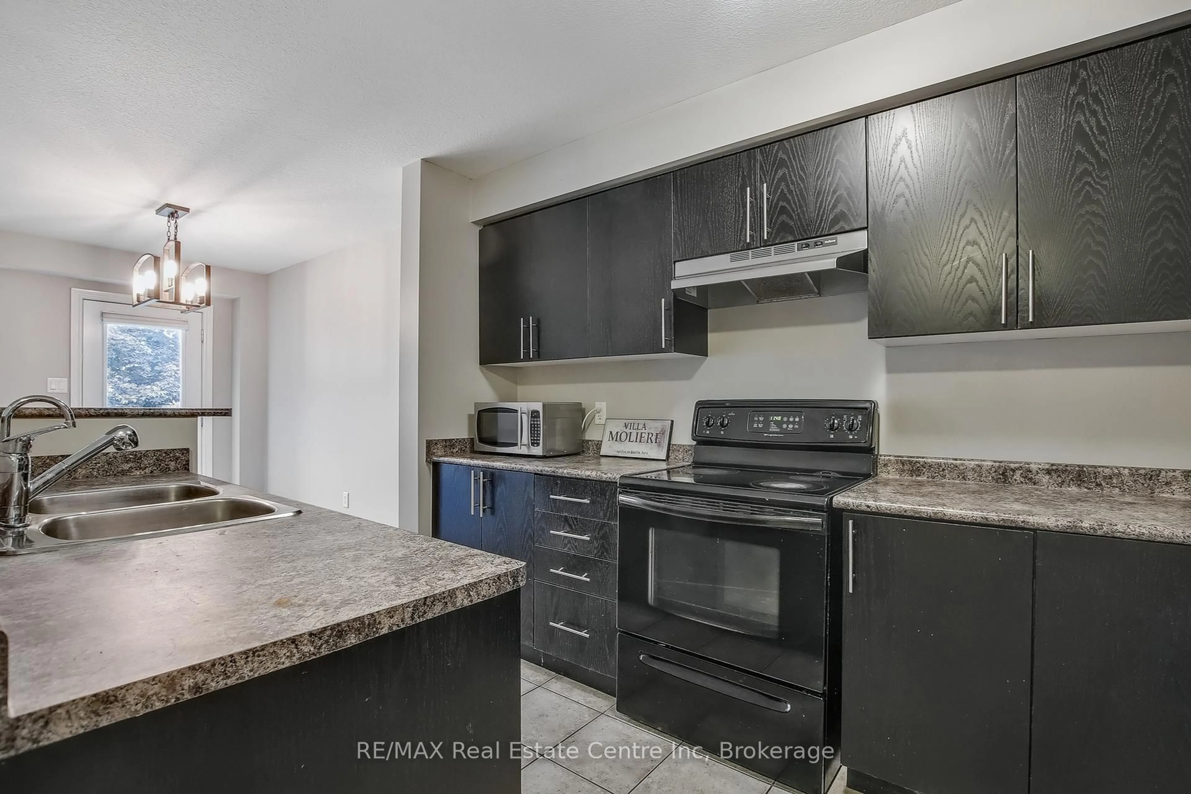 Standard kitchen, unknown for 35 Revell Dr, Guelph Ontario N1G 0B2