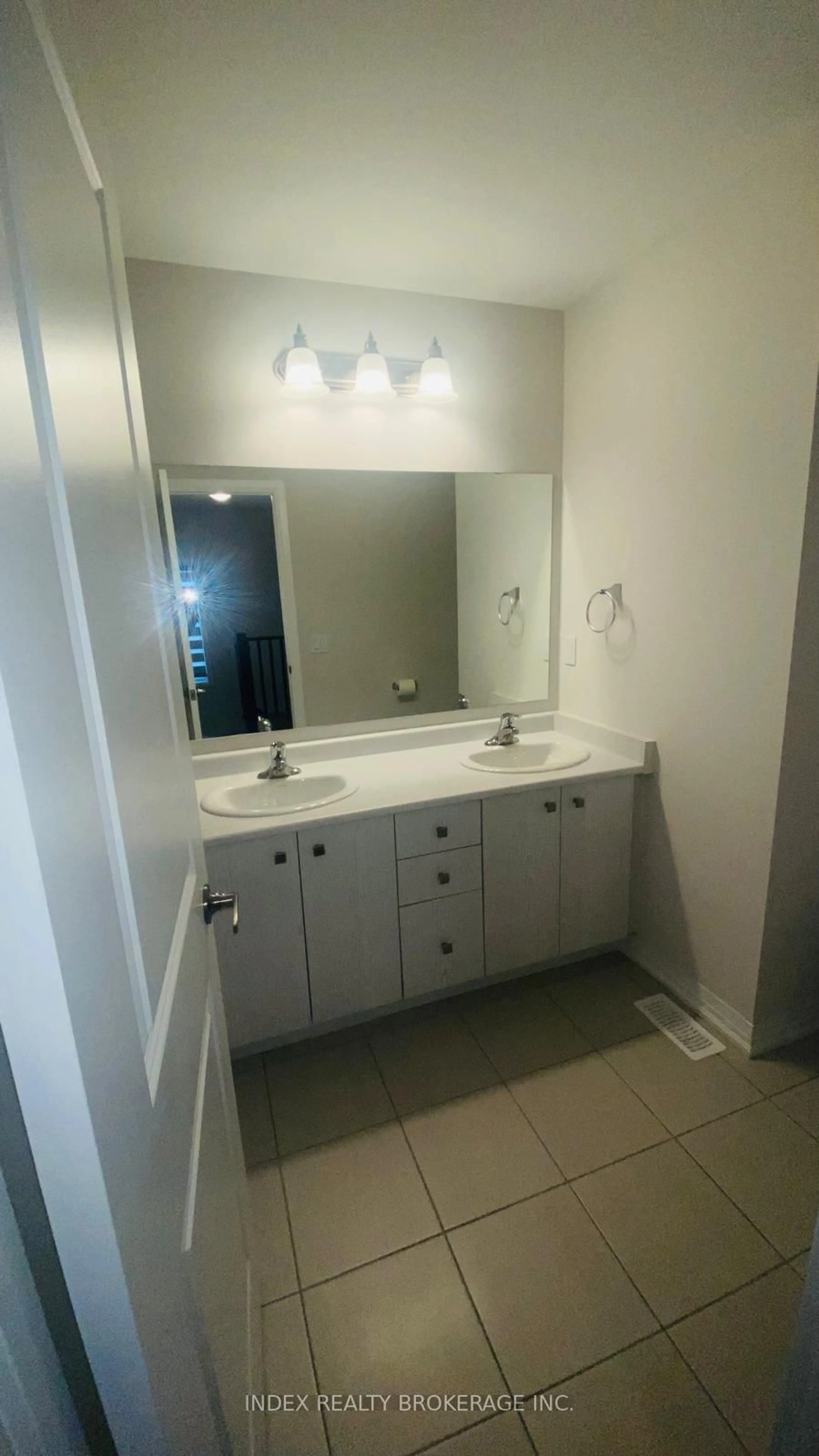Standard bathroom, ceramic/tile floor for 249 Rosebury Way, Hamilton Ontario L0R 1W0