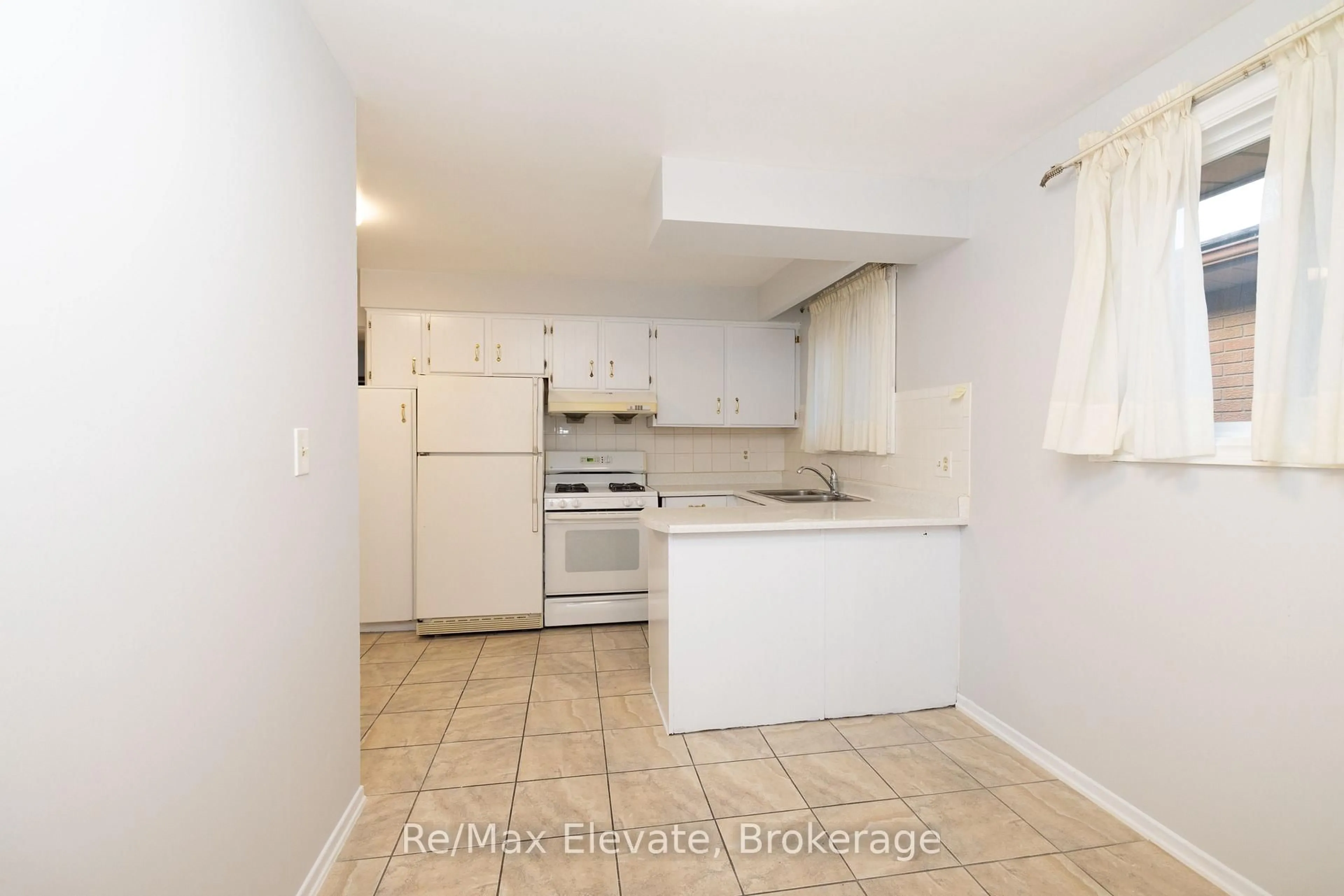 Standard kitchen, unknown for 83 Ward Ave, Hamilton Ontario L8S 2E8
