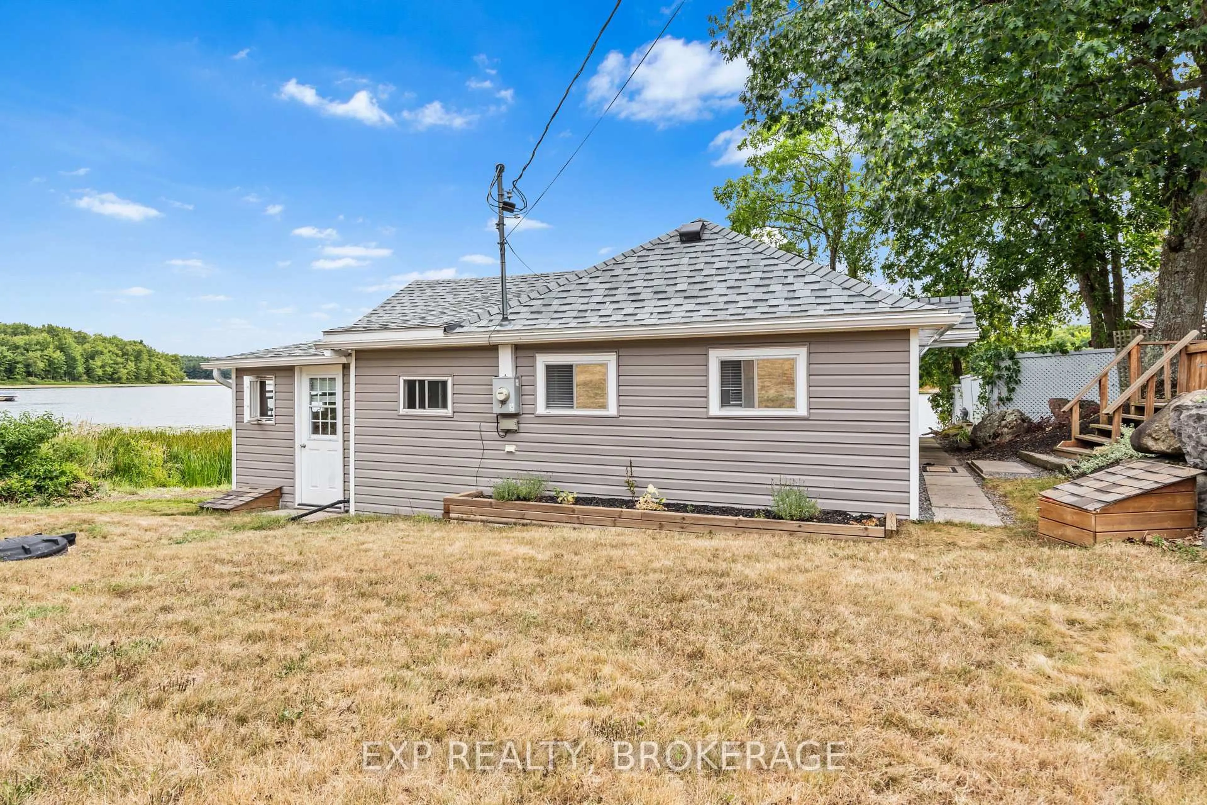 Home with vinyl exterior material, street for 1035 LLOYD Lane, Verona Ontario K0H 2W0