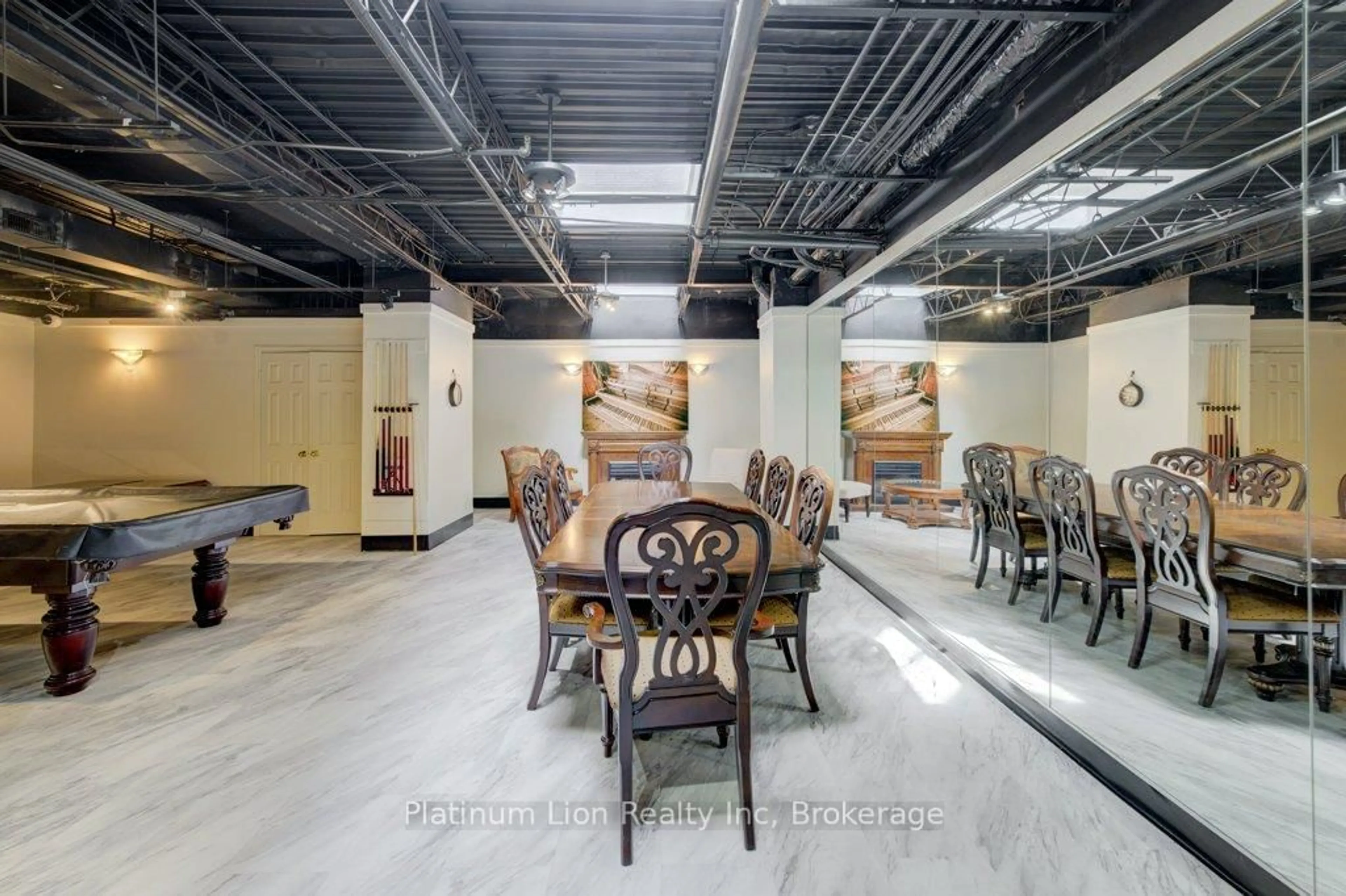 Dining room, ceramic/tile floor for 36 James St #1102, Hamilton Ontario L8P 4W4