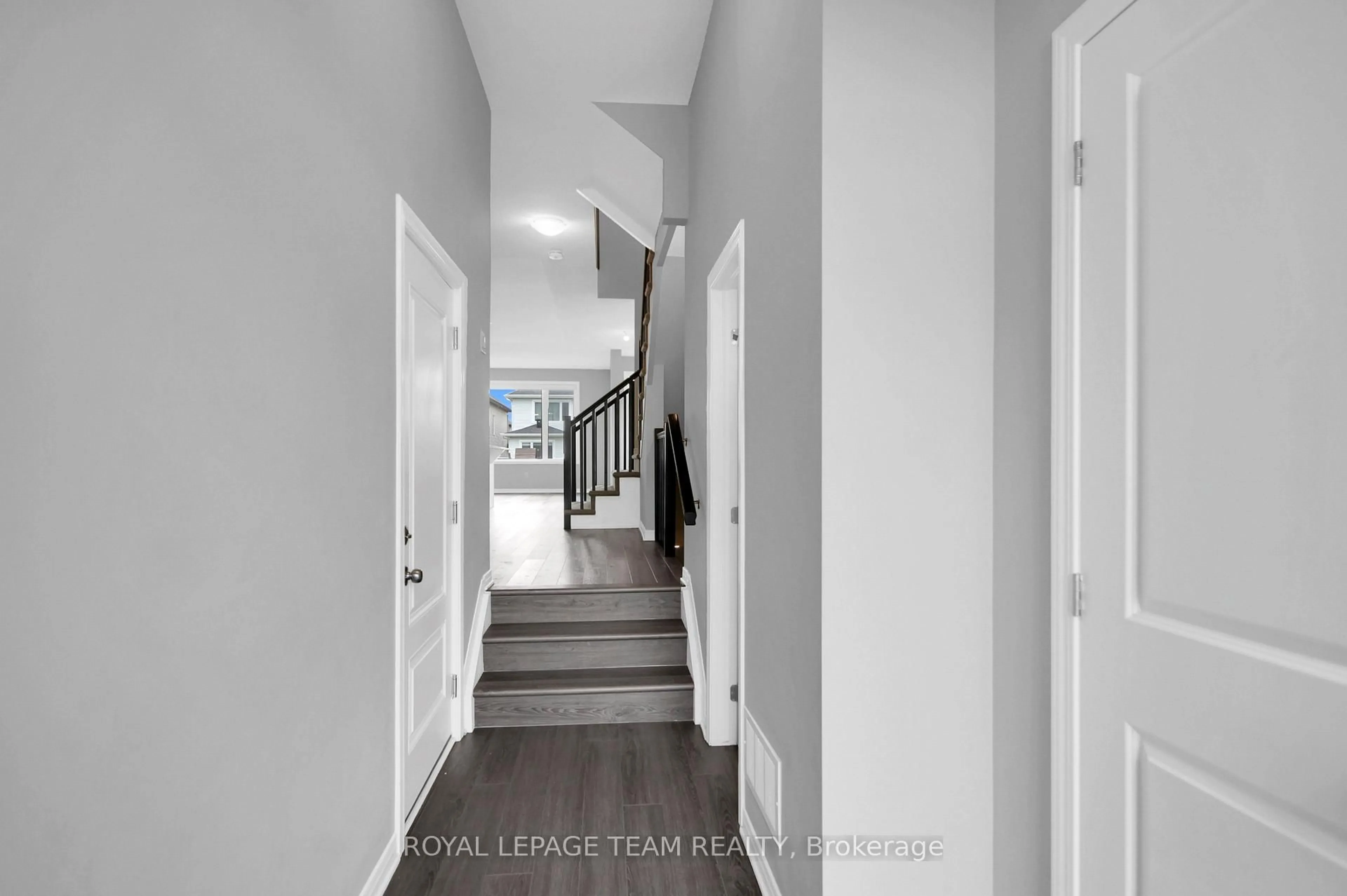 Indoor entryway for 343 Cope Dr, Ottawa Ontario K2V 0P7