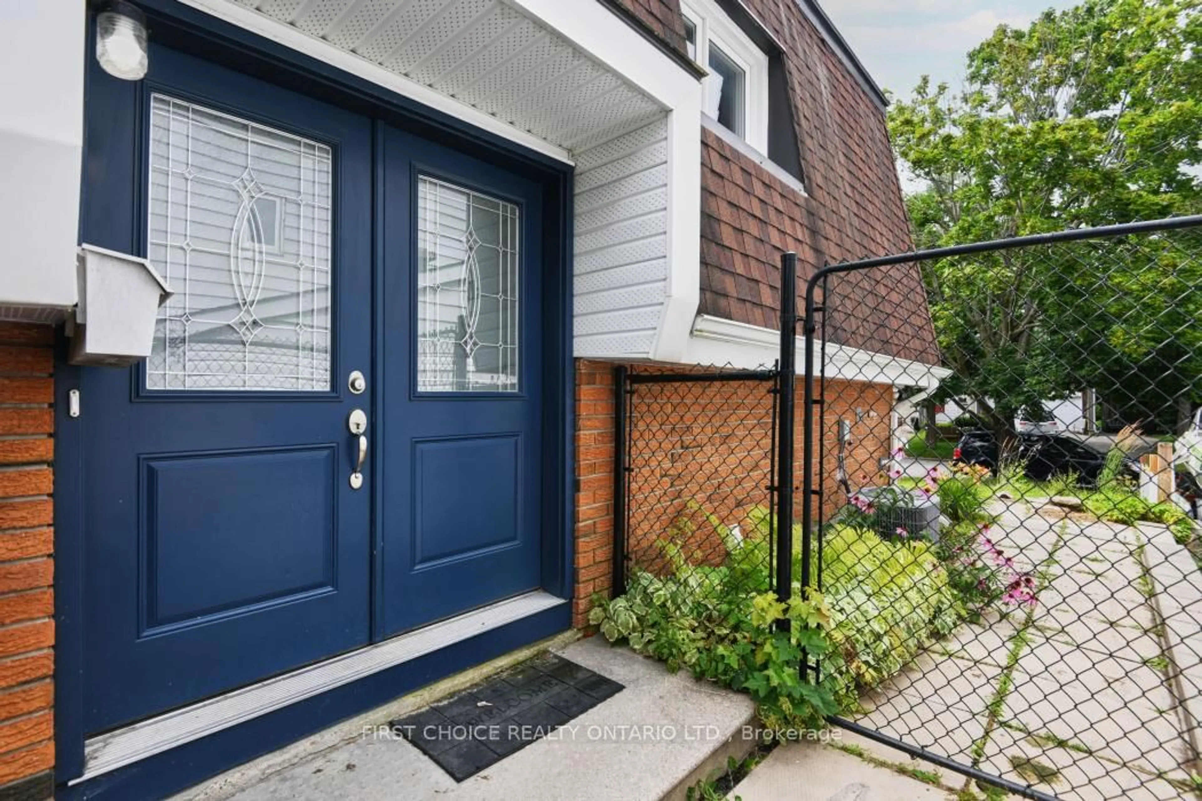 Unknown for 44 Oberon St, Ottawa Ontario K2H 7X8