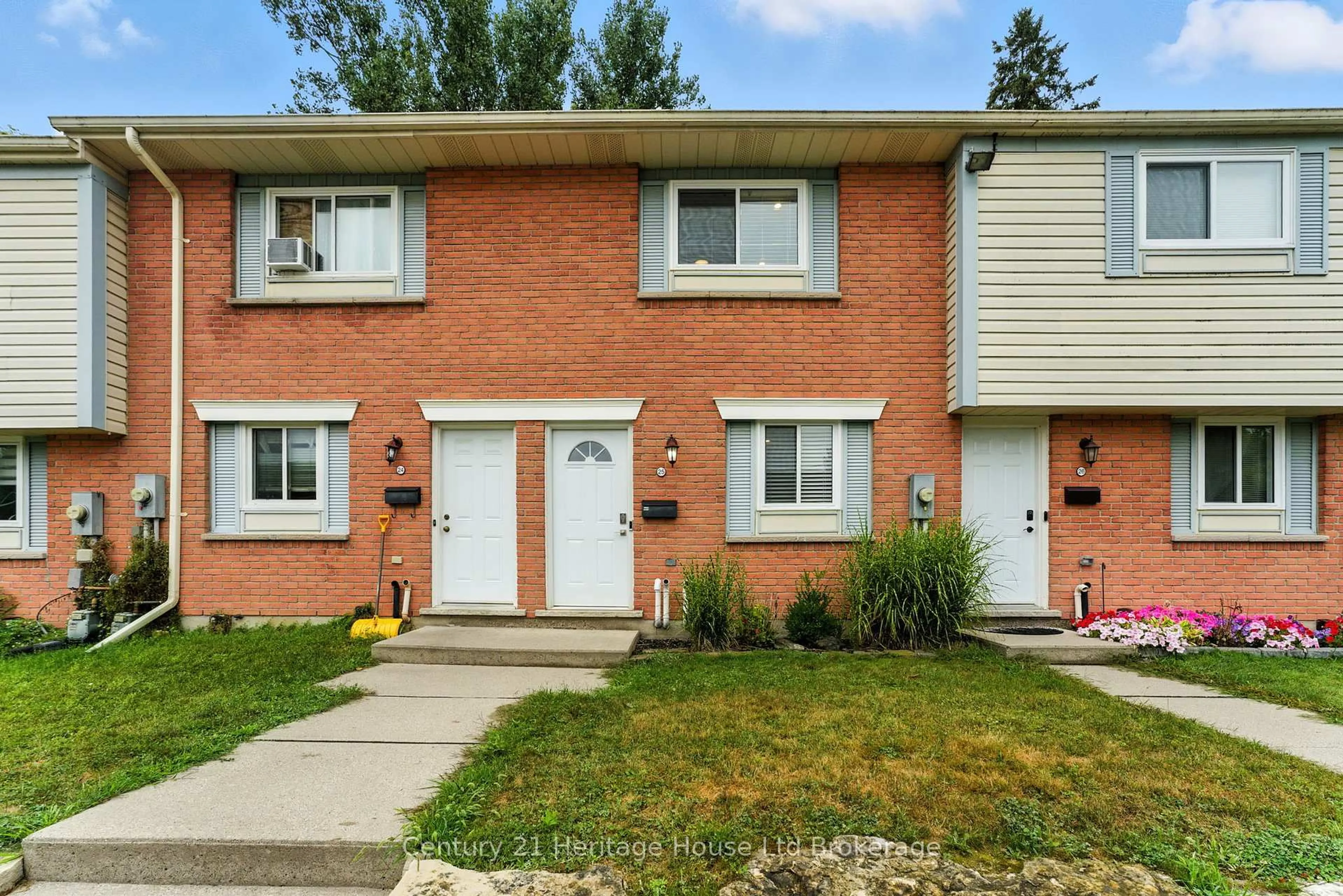 Home with brick exterior material, street for 141 Bay St #25, Woodstock Ontario N4S 8H7