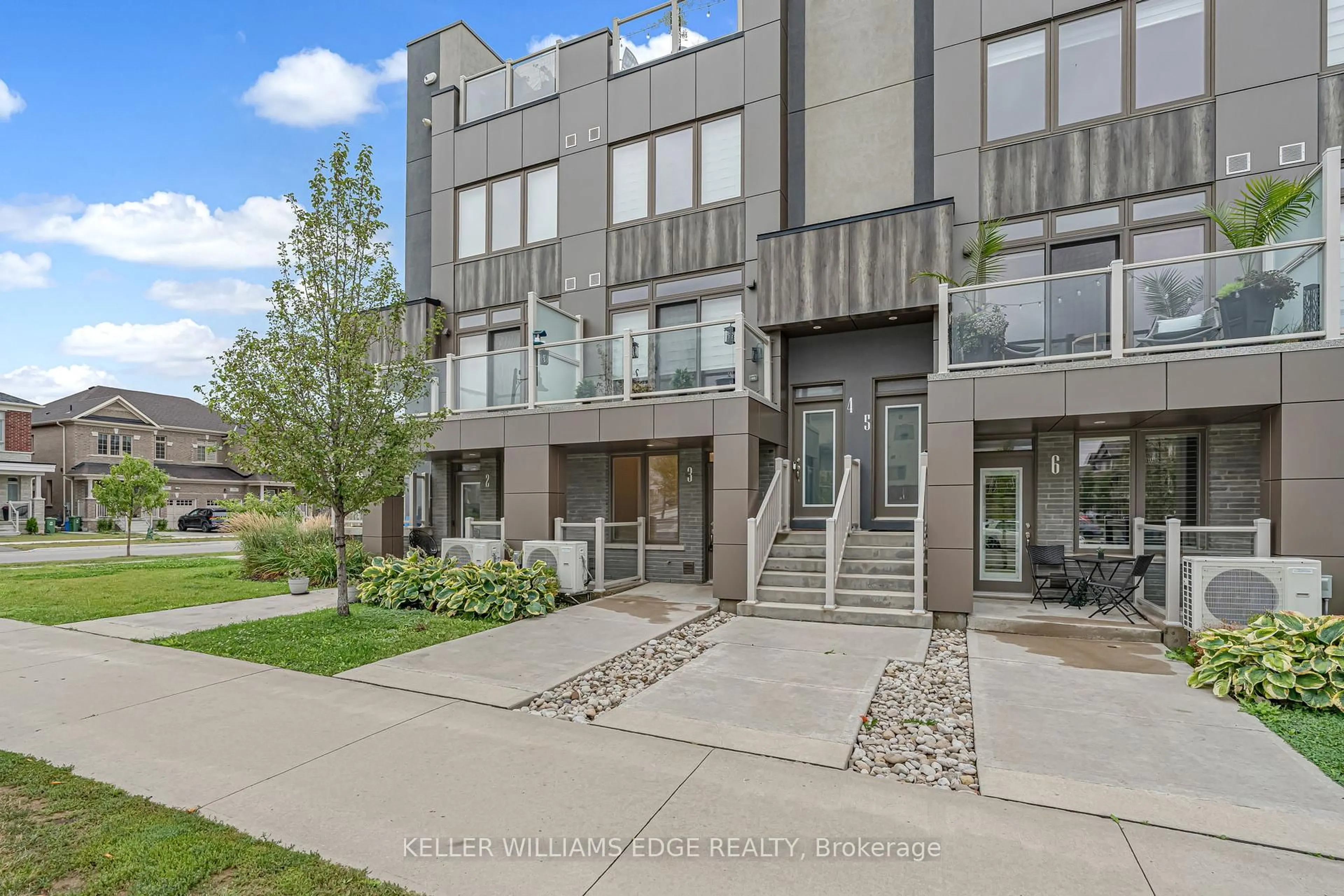 Unknown for 261 Skinner Rd #3, Hamilton Ontario L8B 1W6