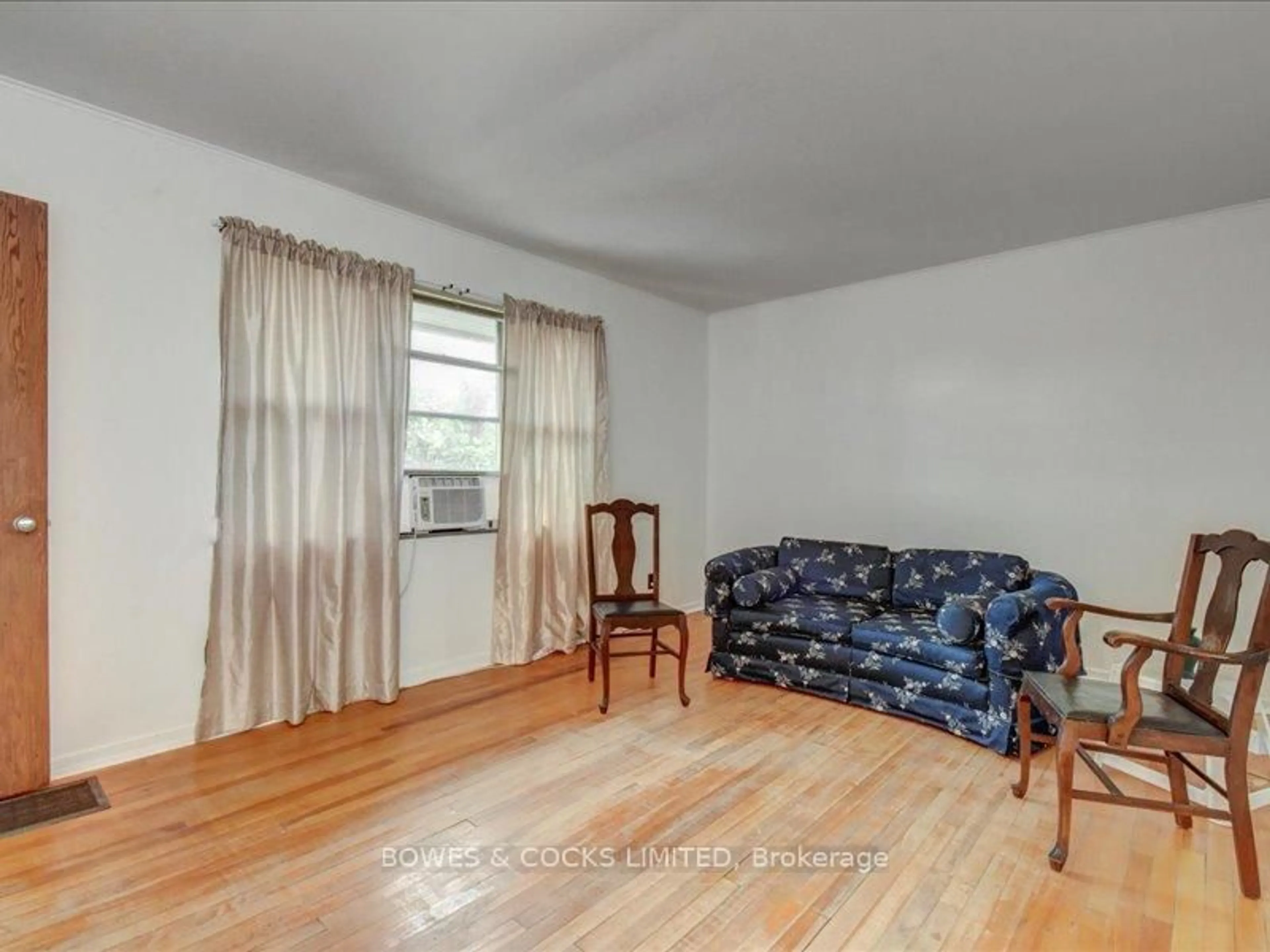 A pic of a room for 722 Gillespie Ave, Peterborough Ontario K9J 4B7