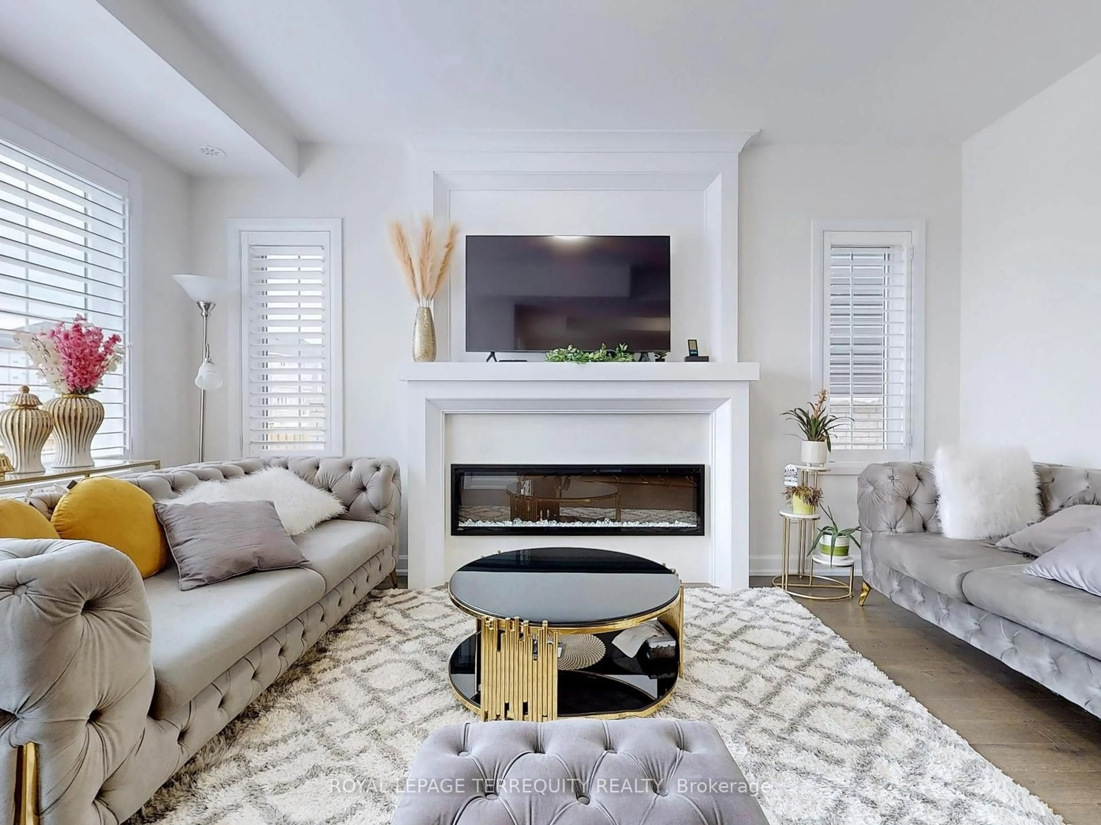 Living room with furniture, unknown for 949 Bamford Terr, Peterborough Ontario K9J 6X4