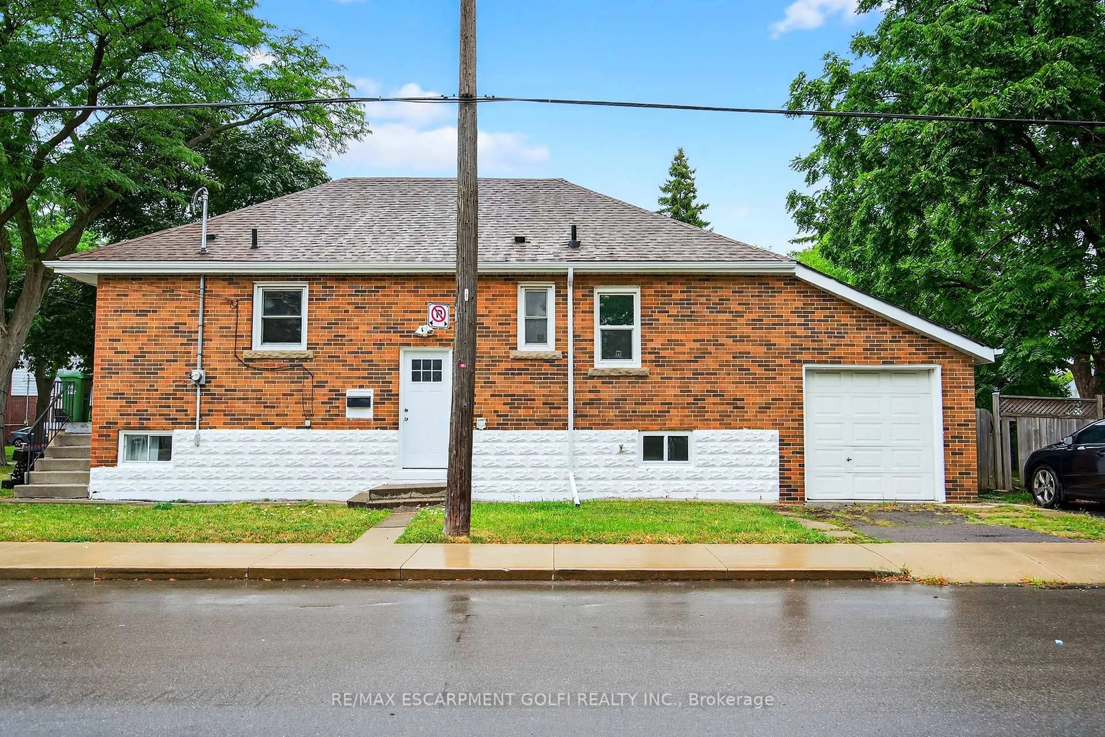 Home with brick exterior material, street for 17 West 3RD St, Hamilton Ontario L9C 3J5
