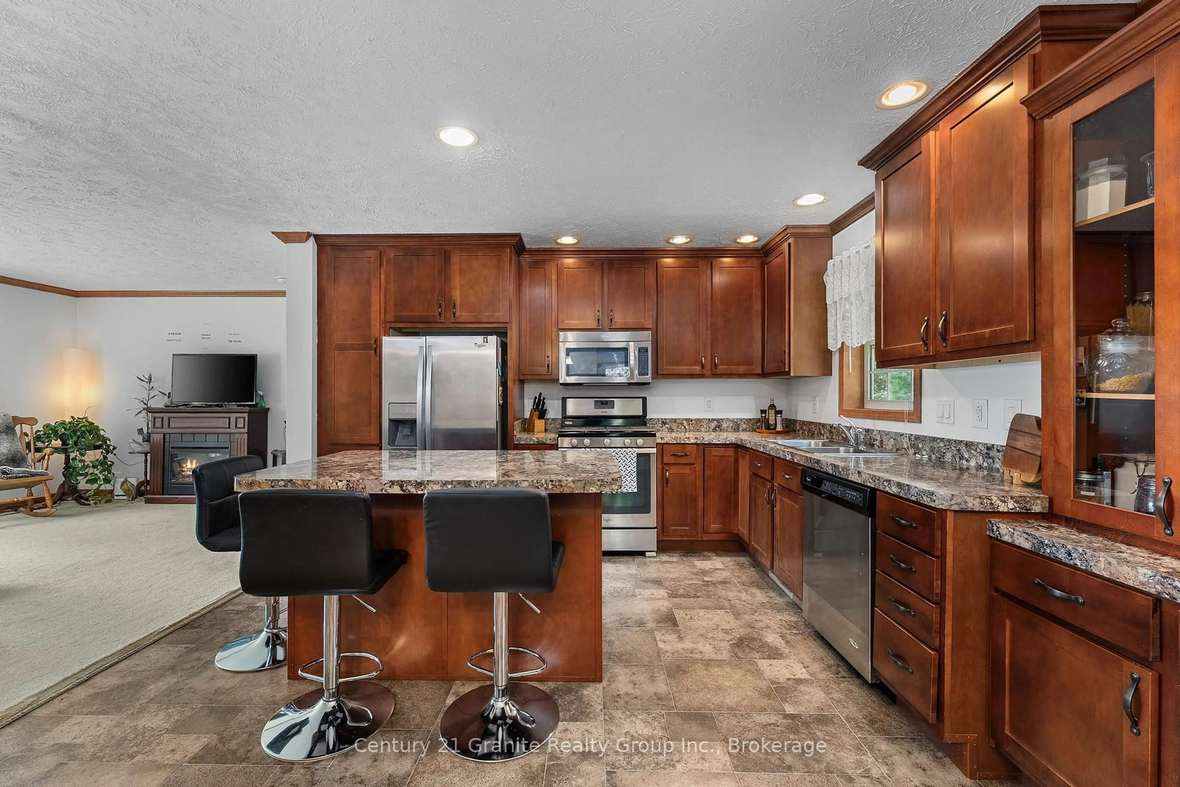 Open concept kitchen, ceramic/tile floor for 2275 Kennisis Lake Rd, Dysart et al Ontario K0M 1S0