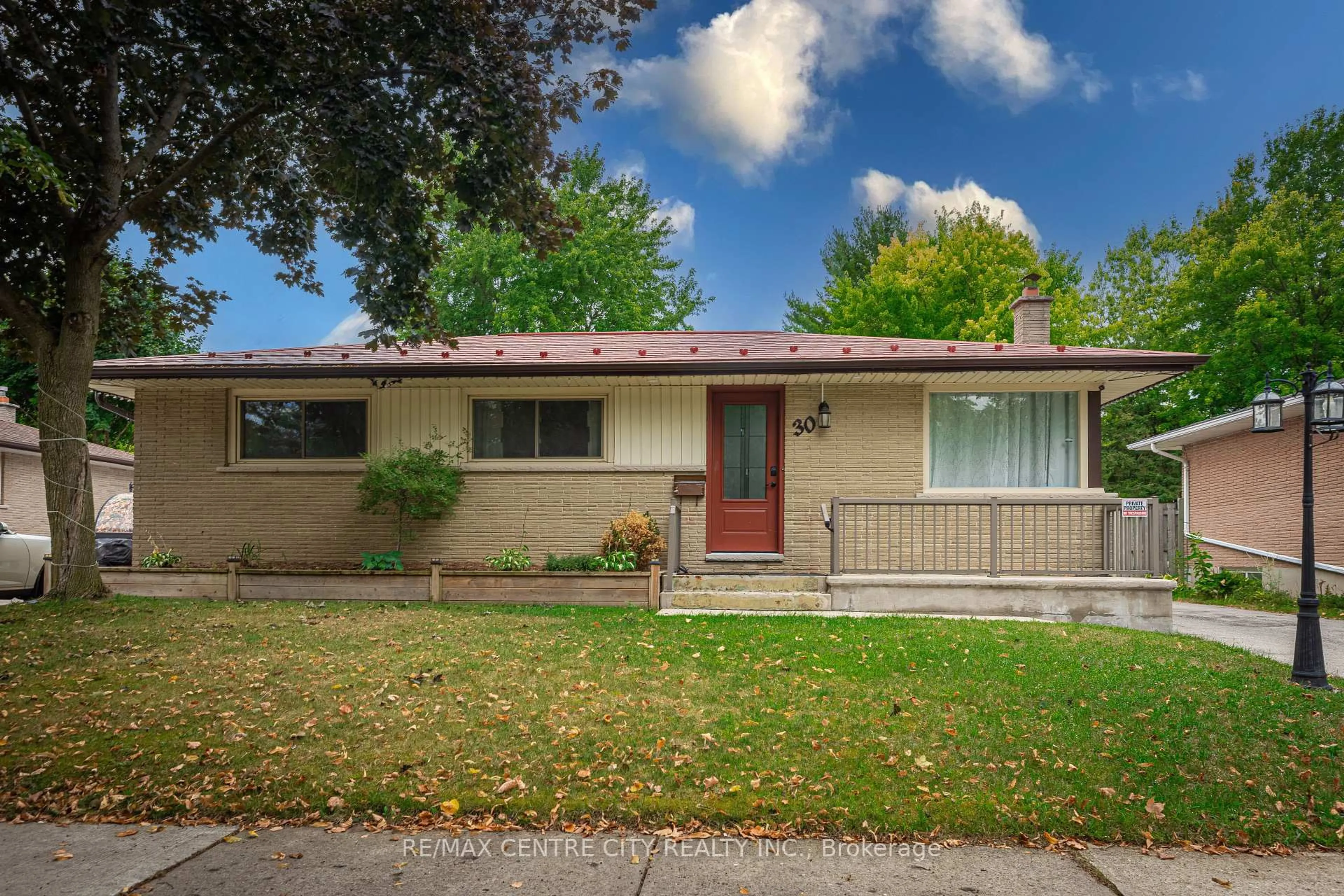 Home with vinyl exterior material, street for 30 Tilipe Rd, London East Ontario N5V 2X4
