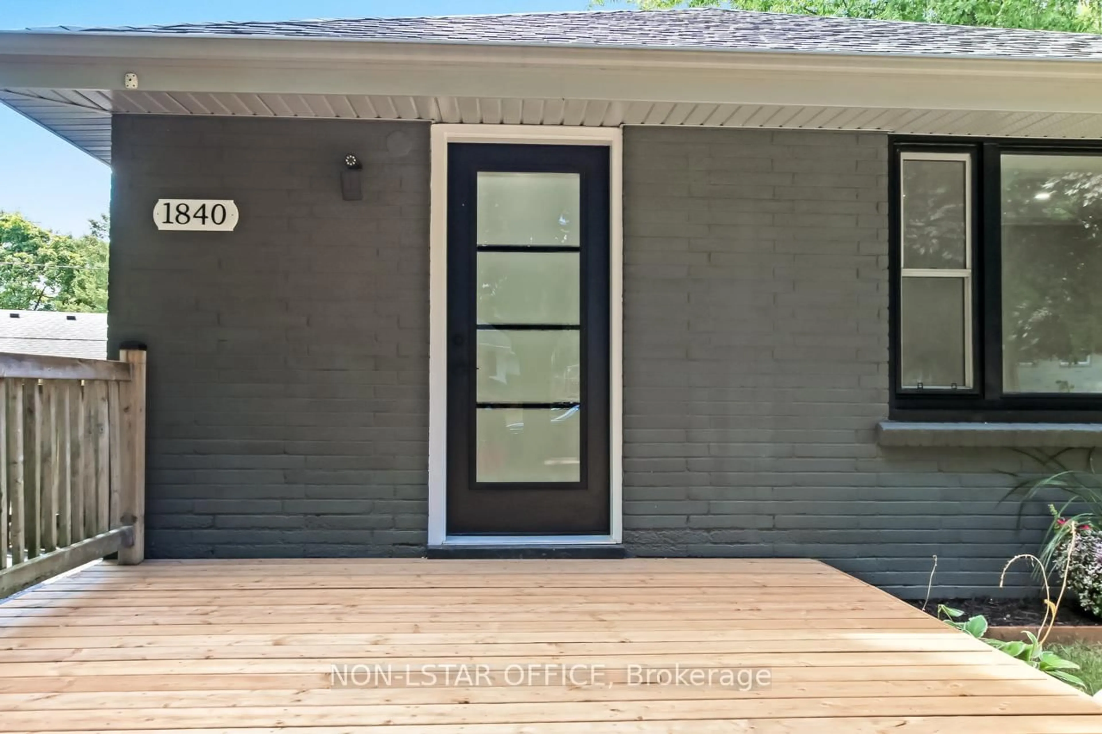 Unknown for 1840 Royal Cres, London East Ontario N5W 2A8