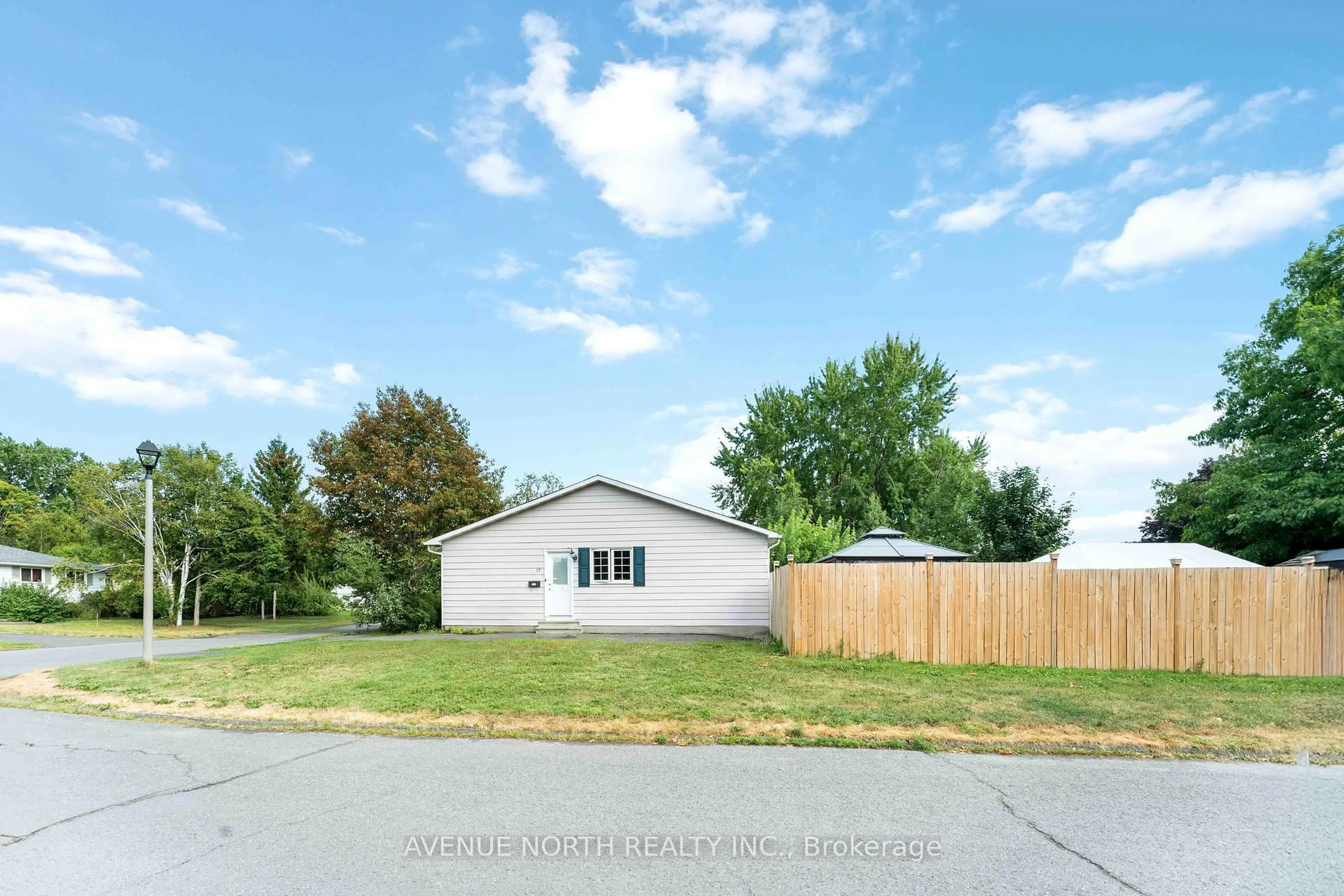 Unknown for 39 Ballantrae Way, Ottawa Ontario K2L 1N3
