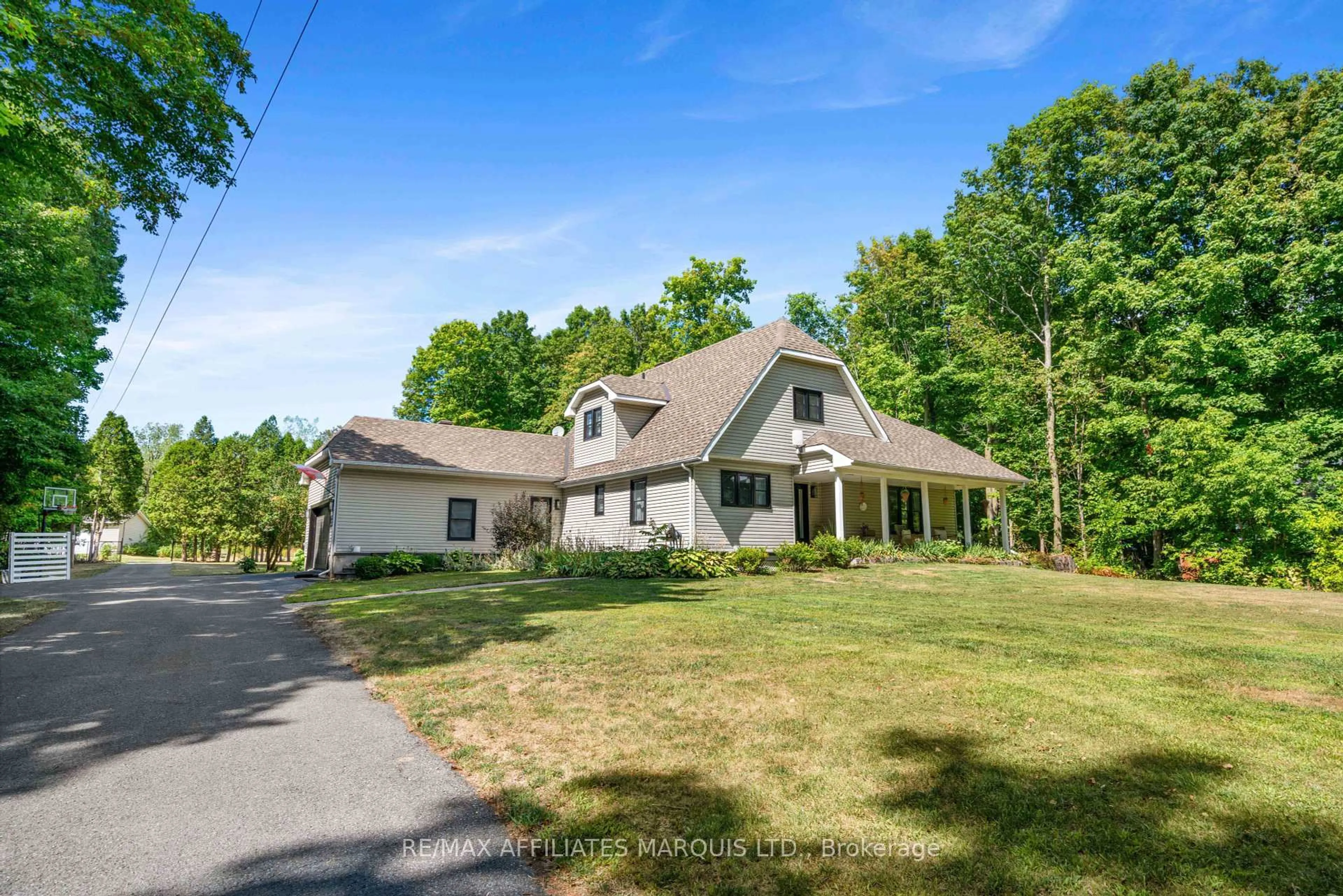 A pic from outside/outdoor area/front of a property/back of a property/a pic from drone, unknown for 18723 County 18 Rd, South Glengarry Ontario K0C 1S0