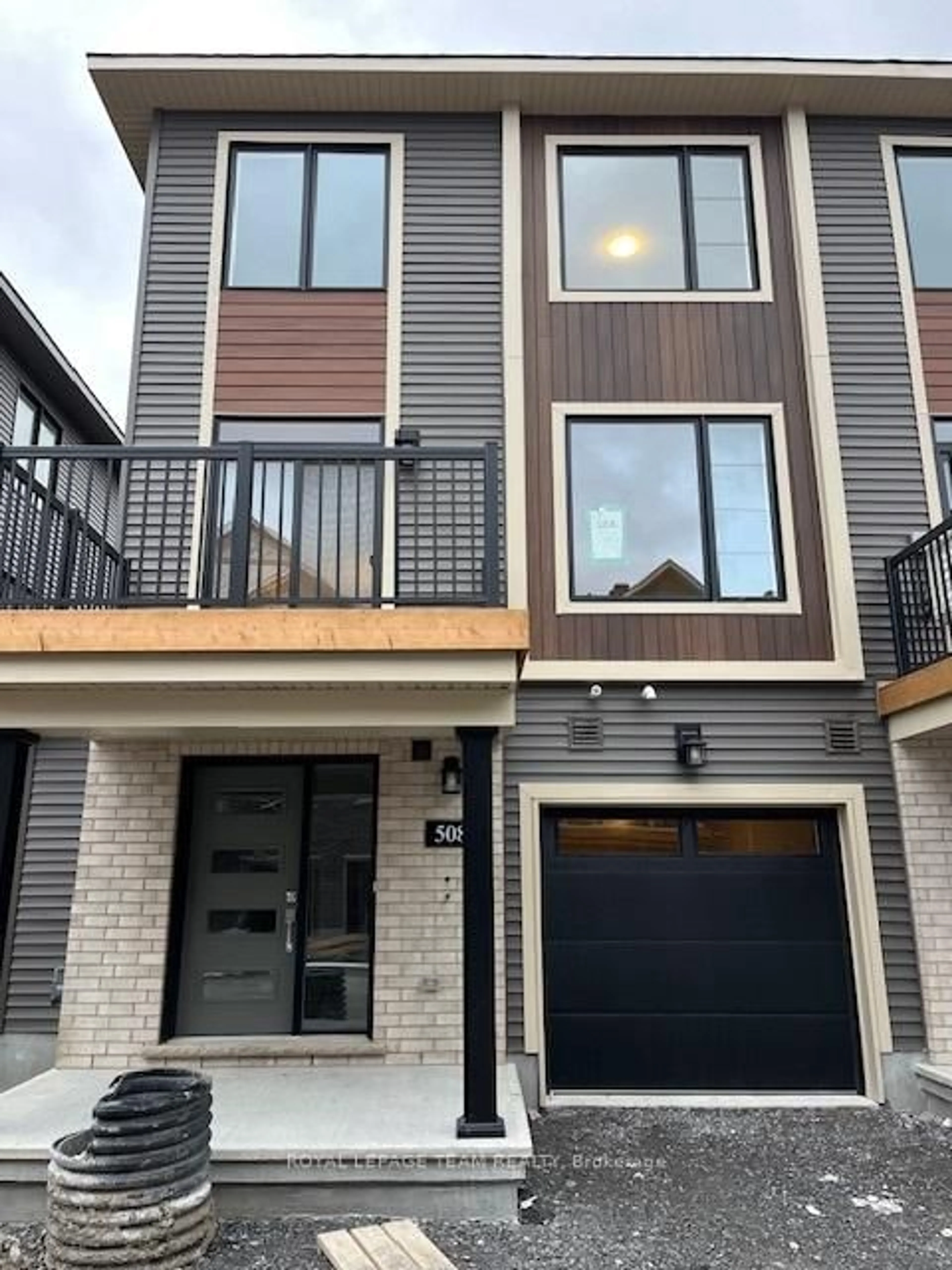Home with brick exterior material, street for 508 Woodlily Private, Kanata Ontario K2T 0S7