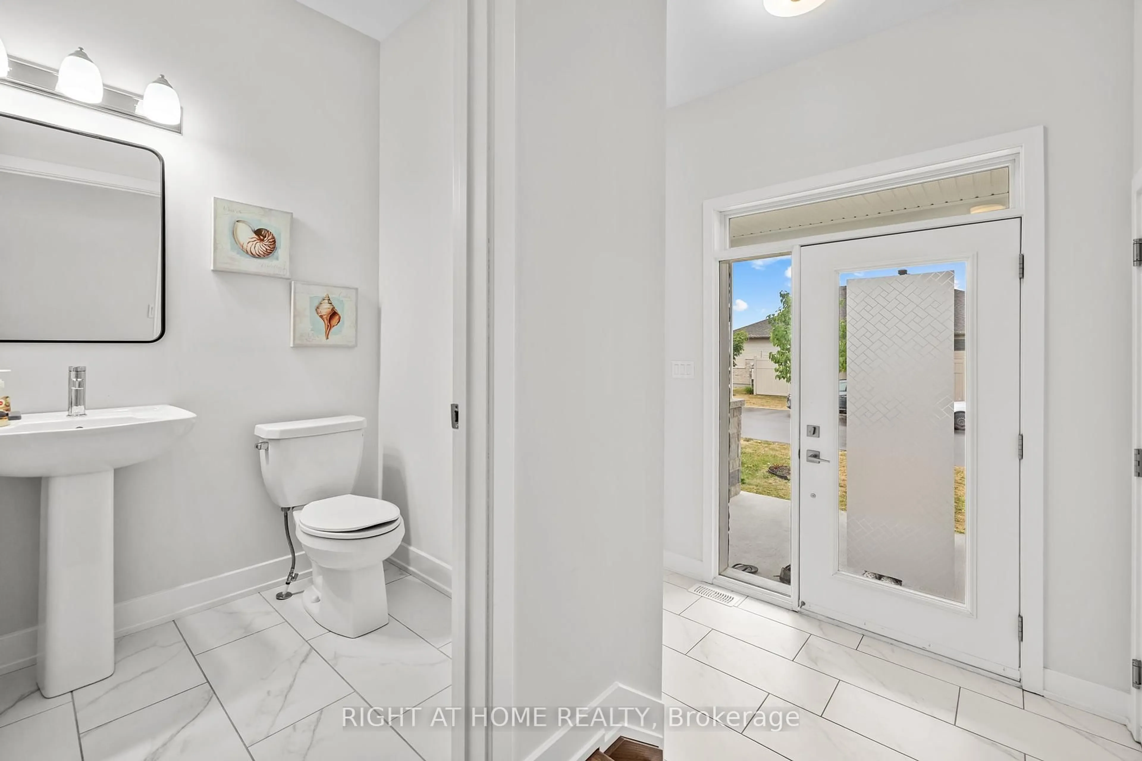 Standard bathroom, ceramic/tile floor for 47 Mac Beattie Dr, Arnprior Ontario K7S 0J3