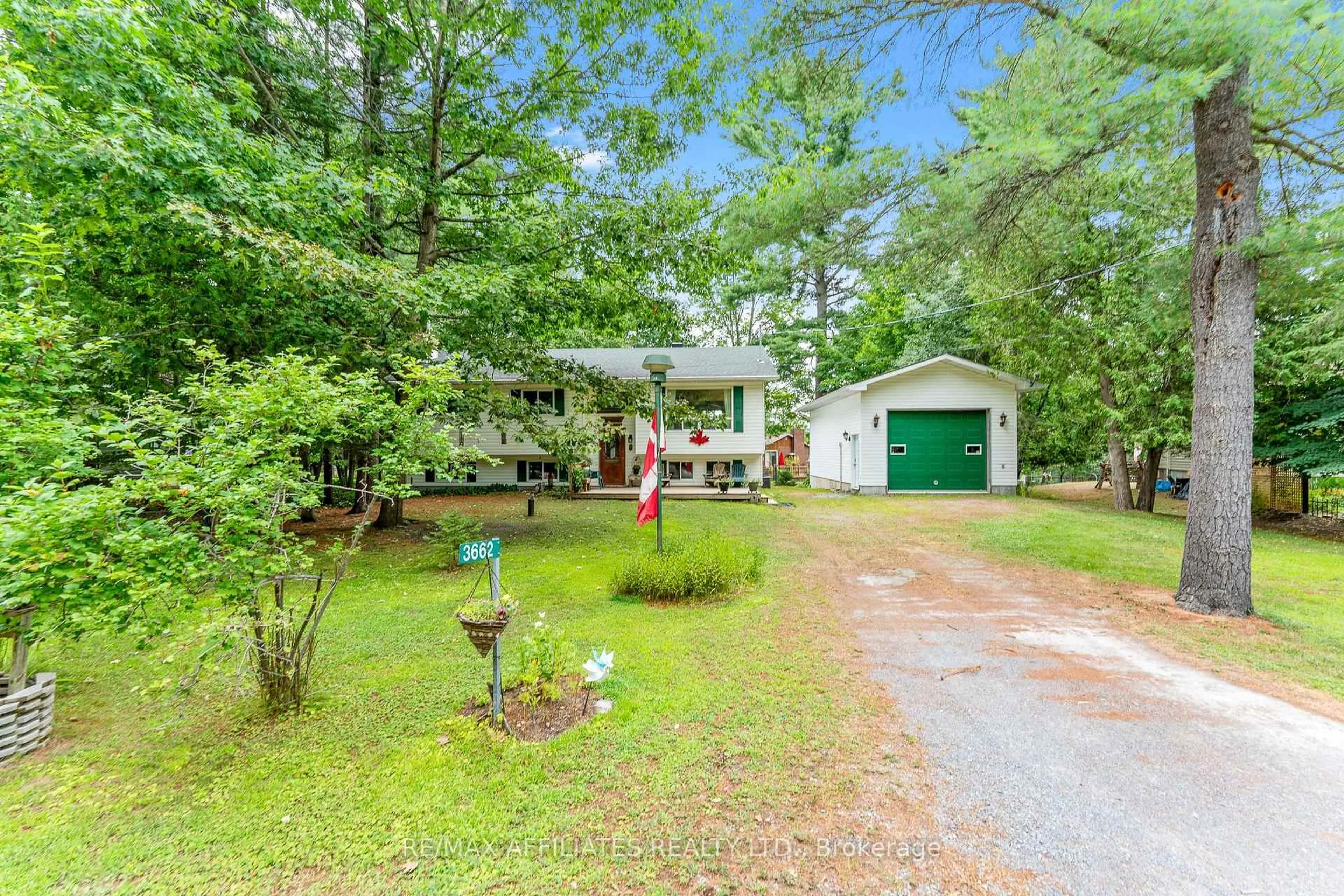 A pic from outside/outdoor area/front of a property/back of a property/a pic from drone, water/lake/river/ocean view for 3662 Forestview Lane, Ottawa Ontario K0A 1T0