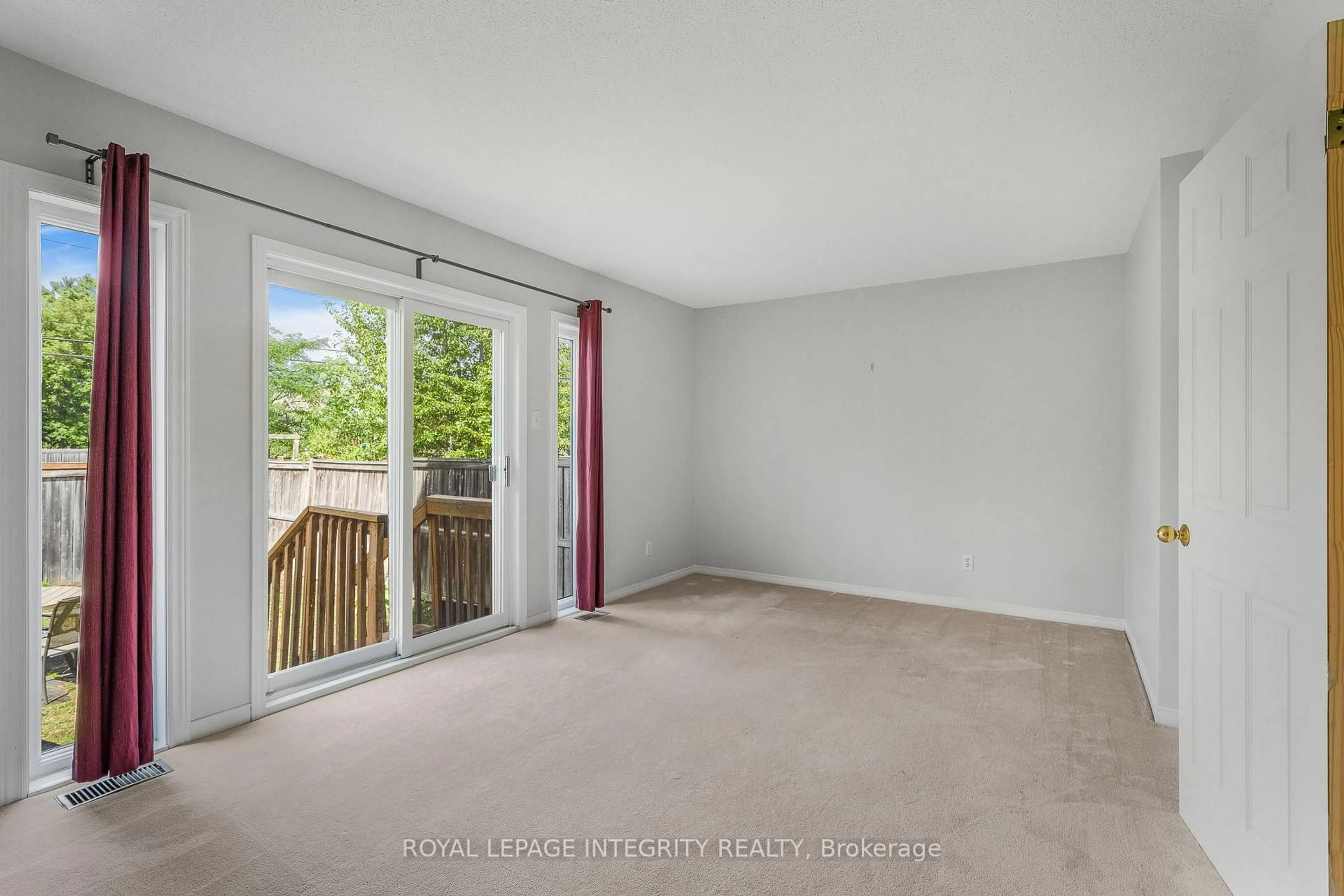 A pic of a room for 111 Arcola Private, Ottawa Ontario K1K 4W9