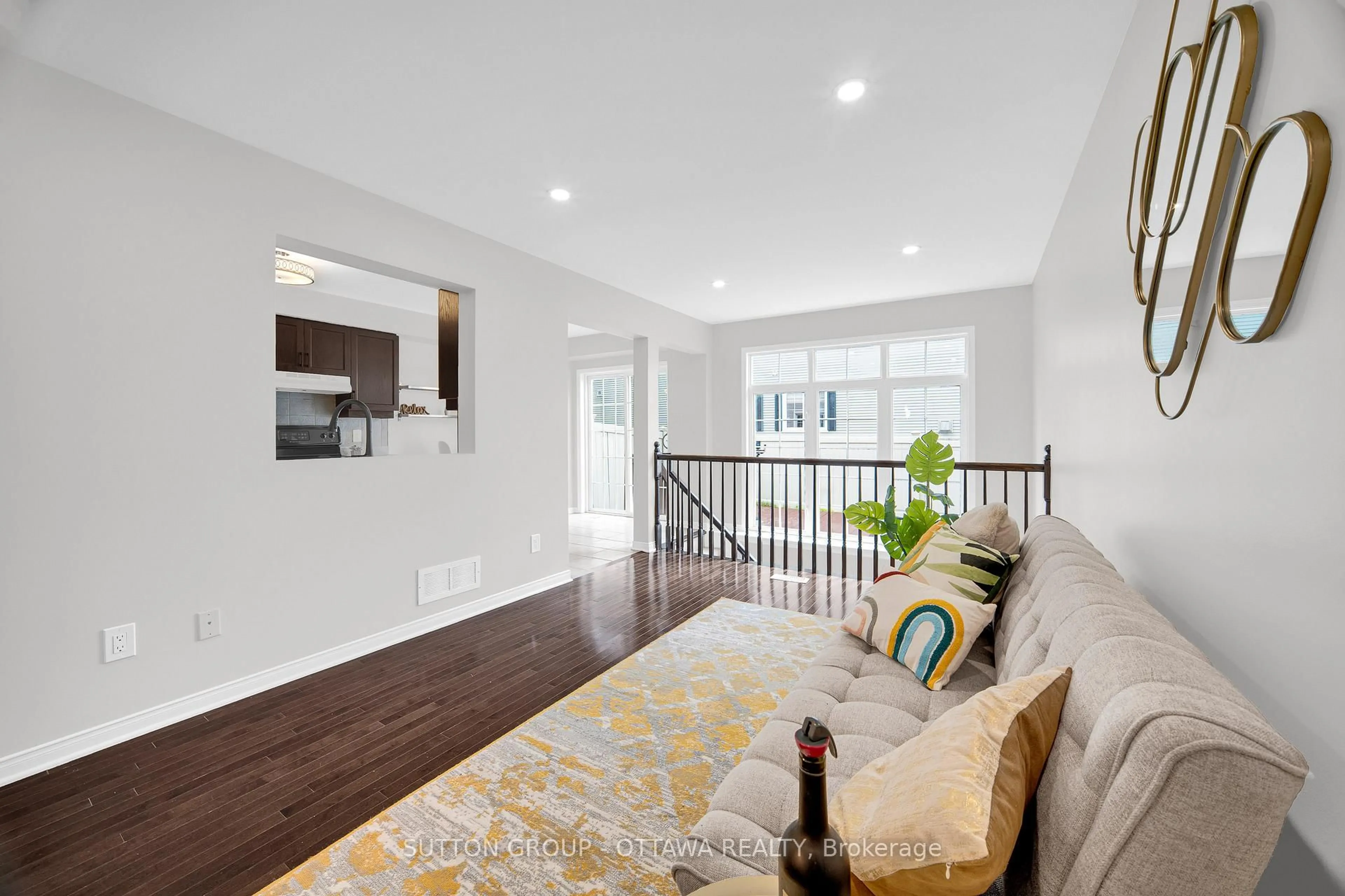 Unknown for 554 Ashbourne Cres, Ottawa Ontario K2J 0P6